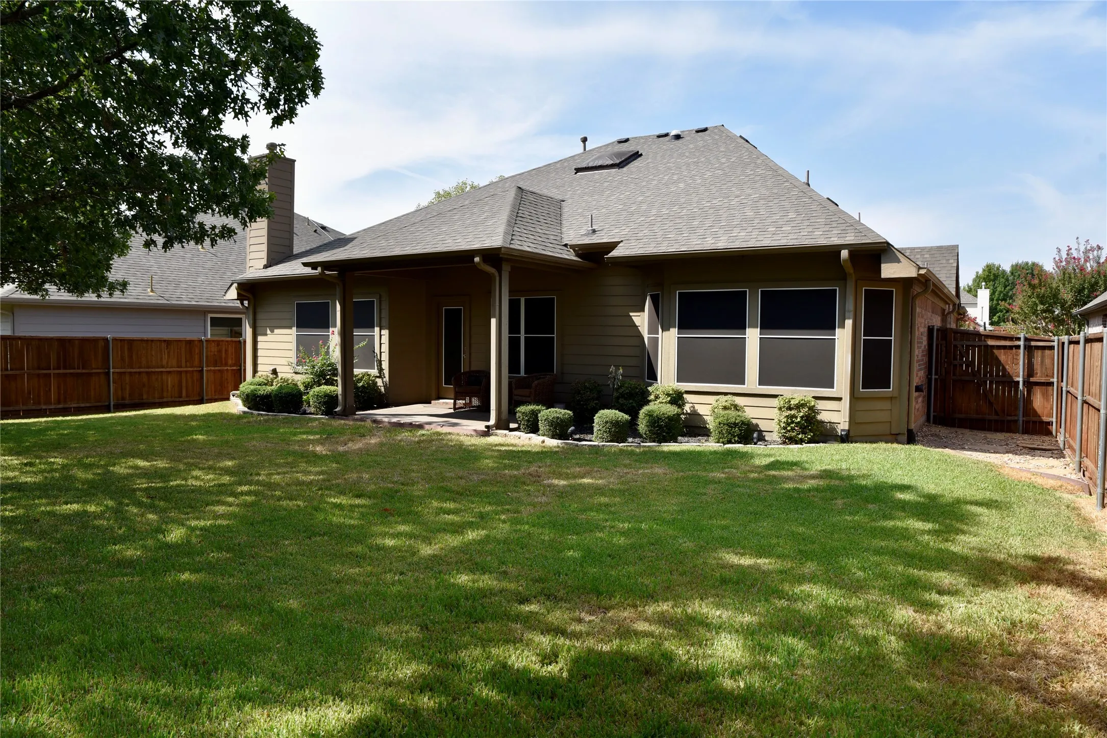 Single Family Residence For Sale in Denton County , 4121 Cadena Road, Denton, Texas 76210, 3 Bedroom, 2 Bathroom, 2 Garage spaces, 2,140 Sqft, built in 2010, mls#21396308, Real Estate Agent in Denton, Homes For Sale in Denton county, Homes For Sale in Denton, Realtor in Denton Texas, Real Estate Brokerage Independent Realty Texas, Luminita Cordes Realtor