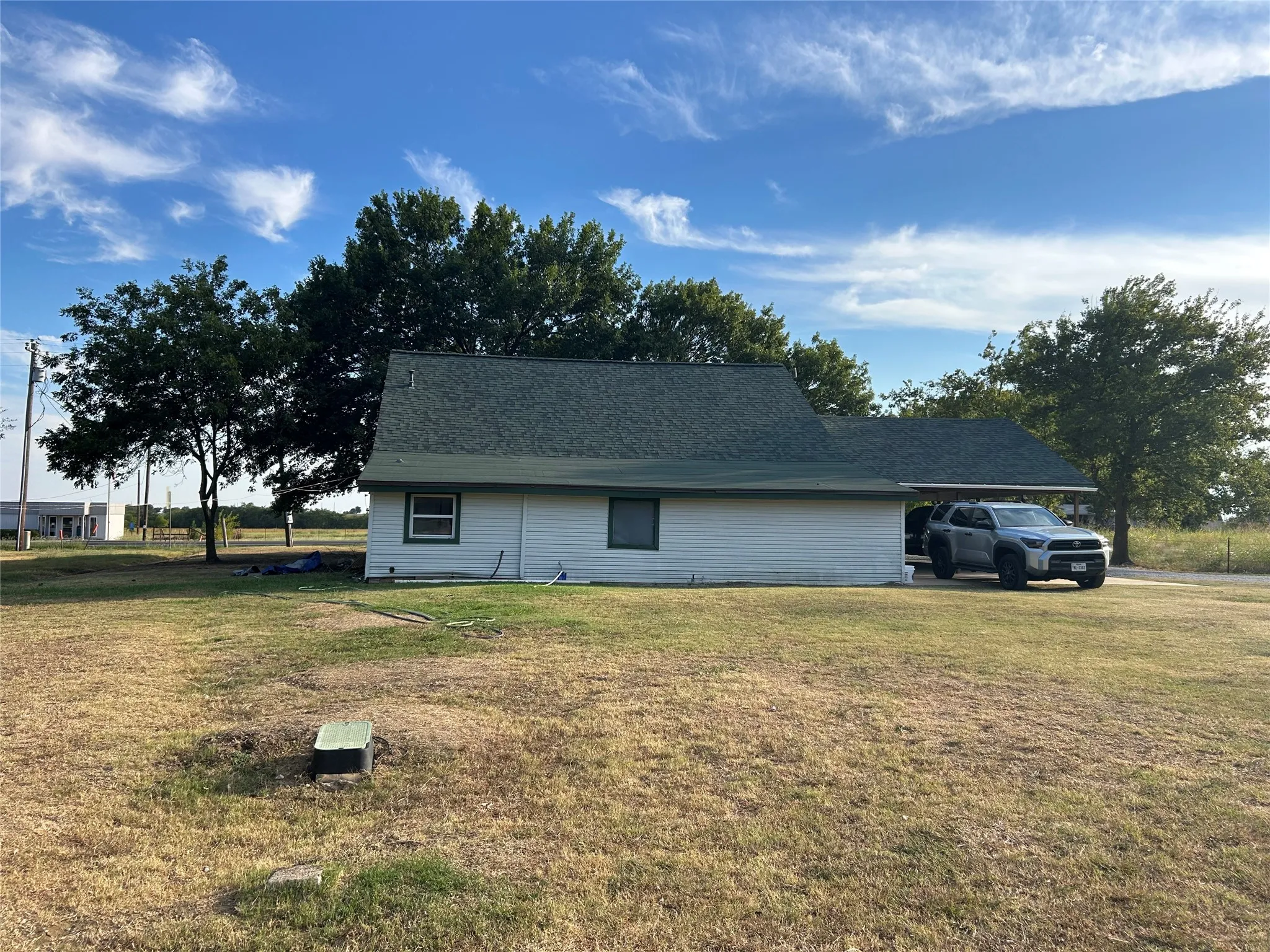 Single Family Residence For Sale in Cooke County , 7217 W Fm 922, Era, Texas 76238, 2 Bedroom, 1 Bathroom, Garage spaces, 1,591 Sqft, built in 1950, mls#21397178, Real Estate Agent in Era, Homes For Sale in Cooke county, Homes For Sale in Era, Realtor in Era Texas, Real Estate Brokerage Independent Realty Texas, Luminita Cordes Realtor