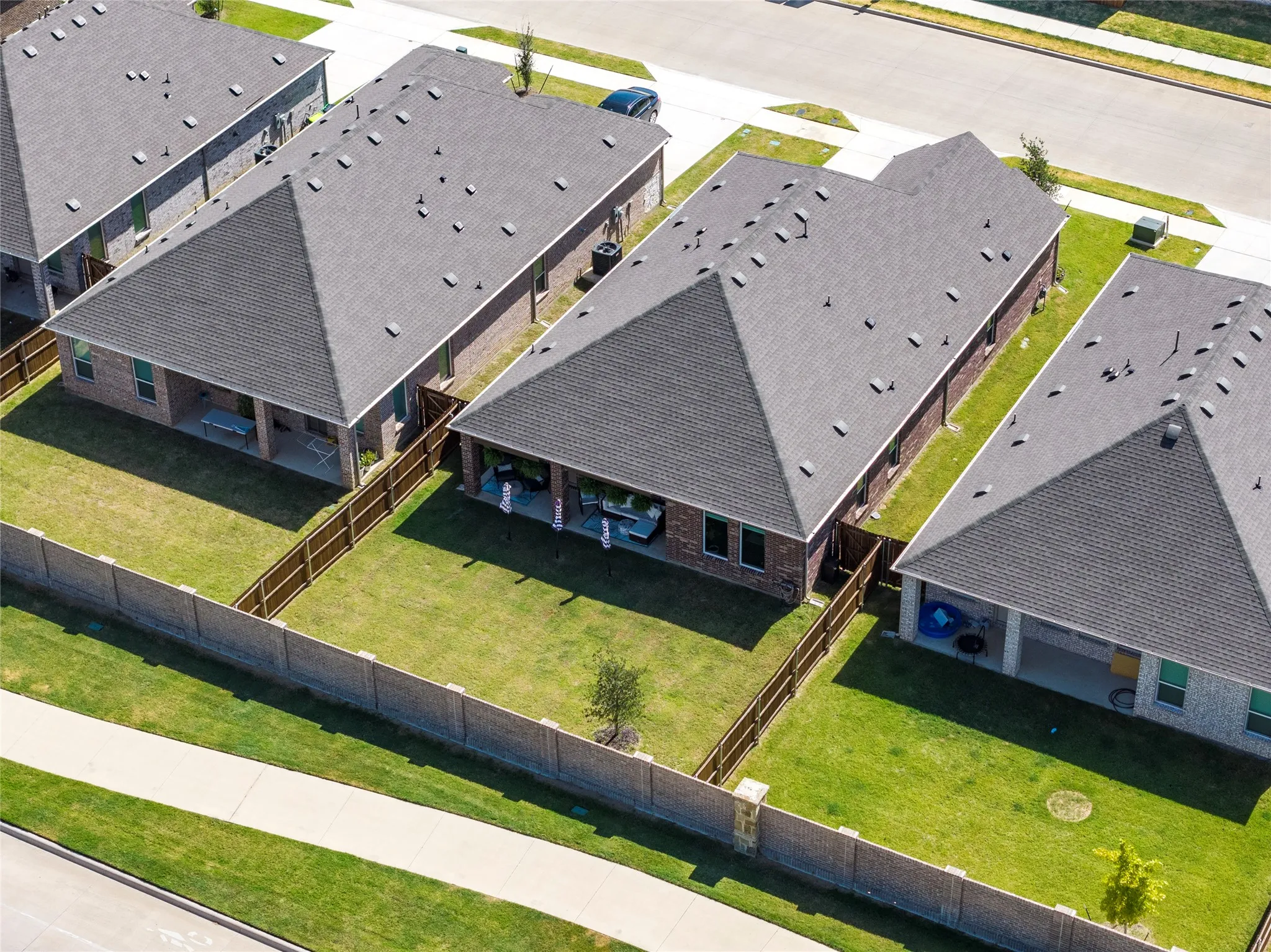 Well kept neighborhood!!