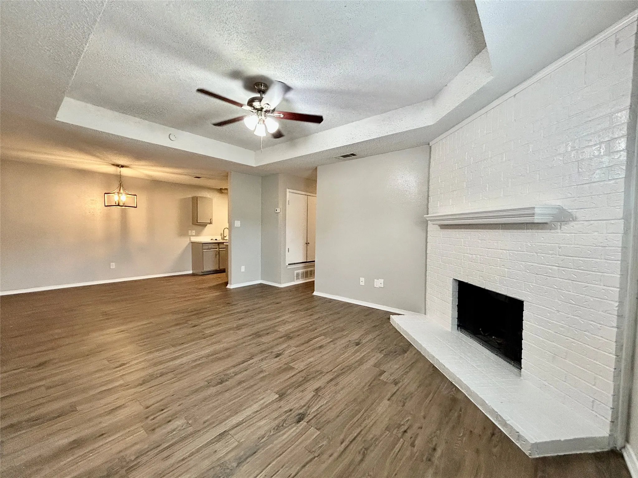 Duplex For Rent in Tarrant County , 7514 Connie Lane, North Richland Hills, Texas 76182, 3 Bedroom, 2 Bathroom, 2 Garage spaces, 1,215 Sqft, built in 1986, mls#21397187, Real Estate Agent in North Richland Hills, Homes For Rent in Tarrant county, Homes For Rent in North Richland Hills, Realtor in North Richland Hills Texas, Real Estate Brokerage Independent Realty Texas, Luminita Cordes Realtor