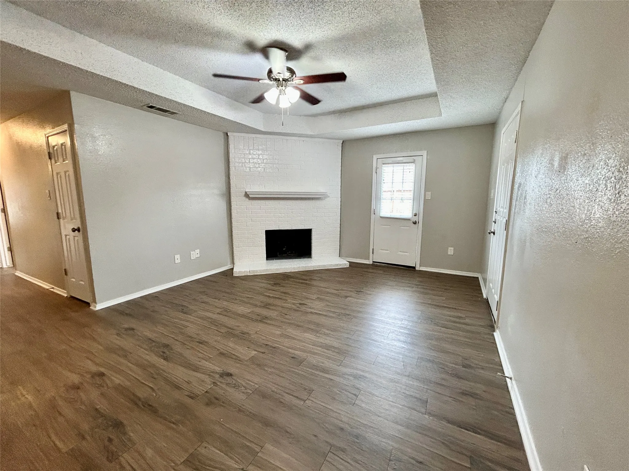 Duplex For Rent in Tarrant County , 7514 Connie Lane, North Richland Hills, Texas 76182, 3 Bedroom, 2 Bathroom, 2 Garage spaces, 1,215 Sqft, built in 1986, mls#21397187, Real Estate Agent in North Richland Hills, Homes For Rent in Tarrant county, Homes For Rent in North Richland Hills, Realtor in North Richland Hills Texas, Real Estate Brokerage Independent Realty Texas, Luminita Cordes Realtor