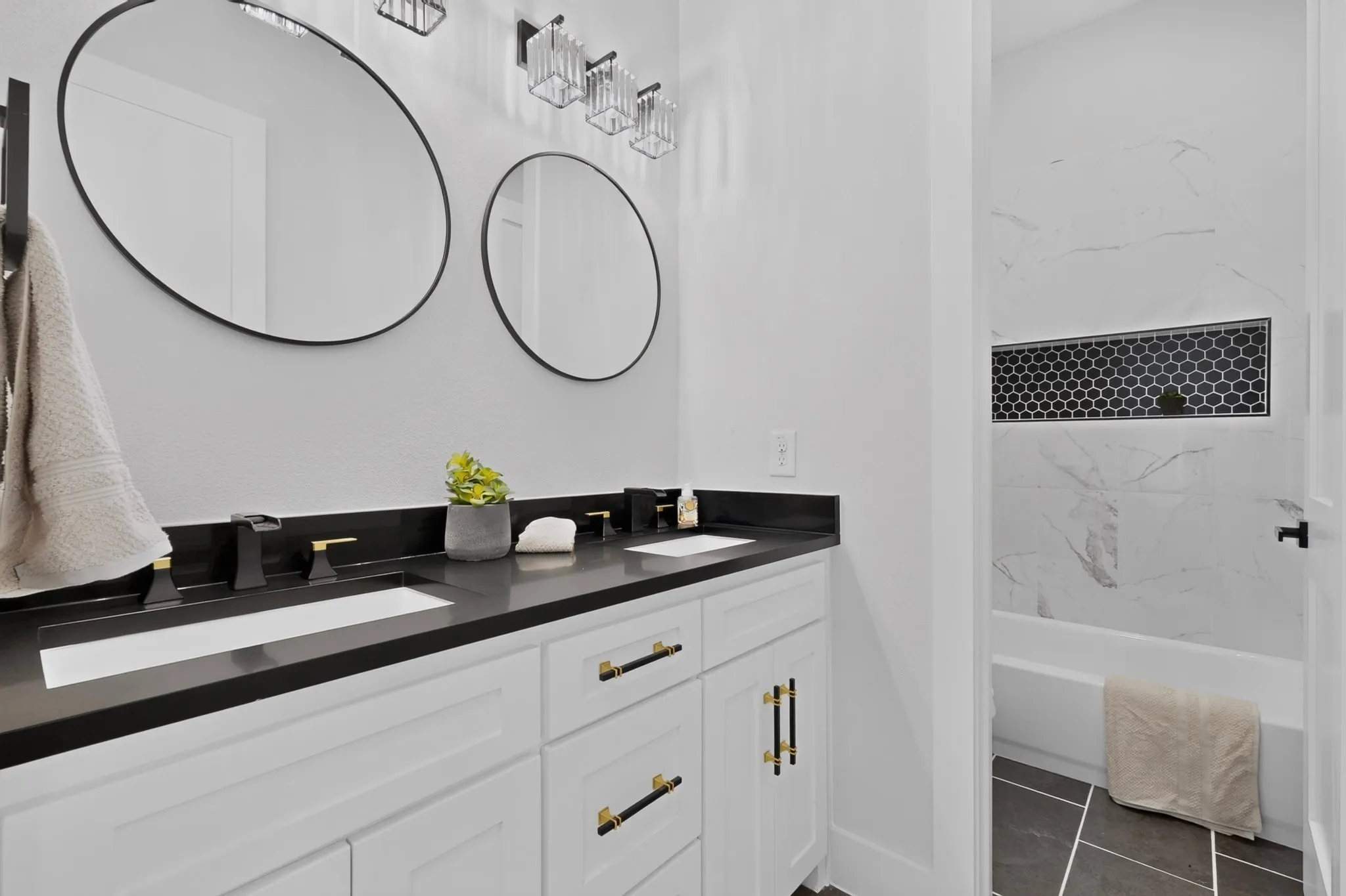 Dual vanity