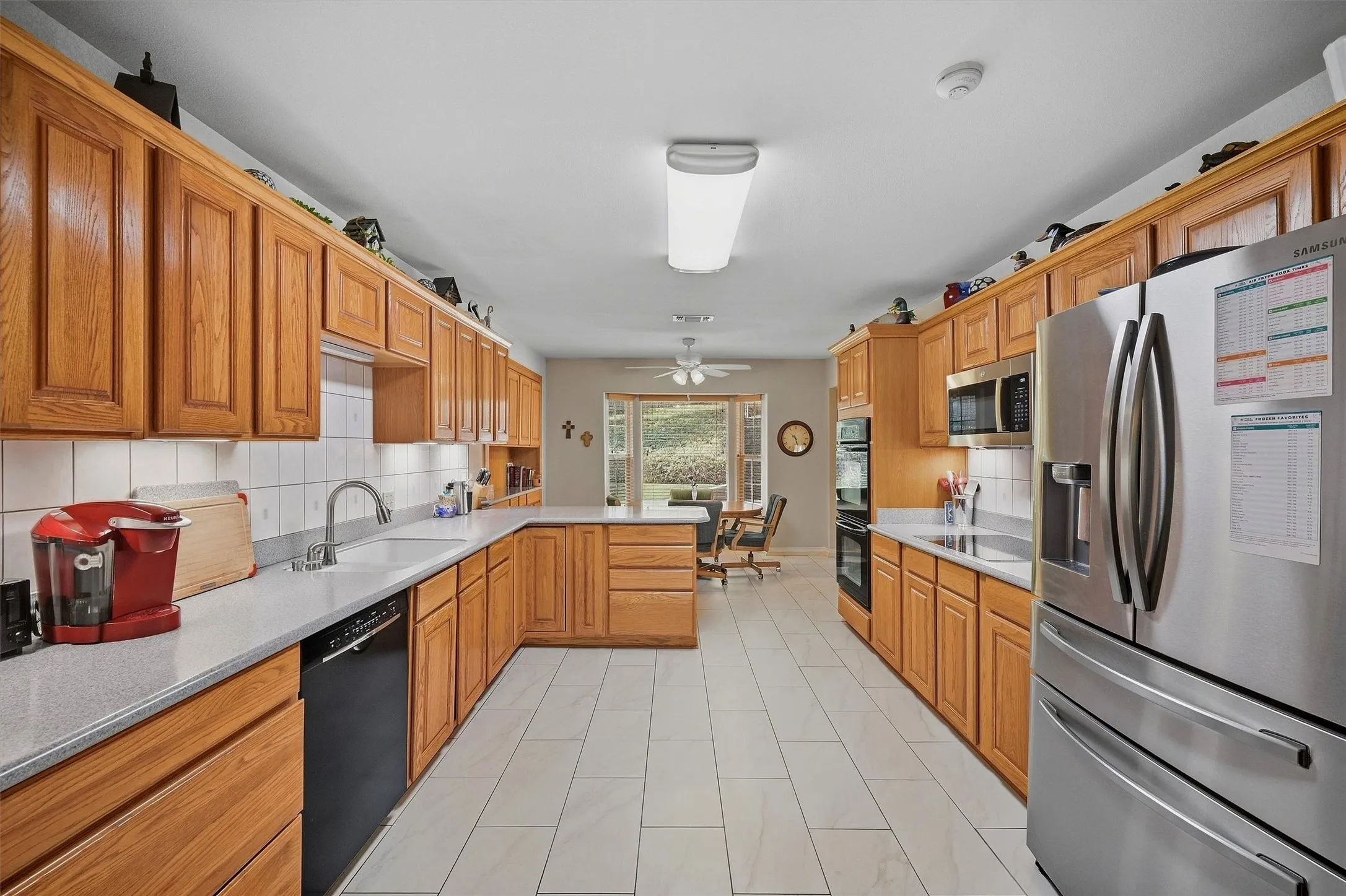 Single Family Residence For Sale in Grayson County , 1418 Lotus Circle, Sherman, Texas 75092, 3 Bedroom, 3 Bathroom, 2 Garage spaces, 4,108 Sqft, built in 1964, mls#21397172, Real Estate Agent in Sherman, Homes For Sale in Grayson county, Homes For Sale in Sherman, Realtor in Sherman Texas, Real Estate Brokerage Independent Realty Texas, Luminita Cordes Realtor
