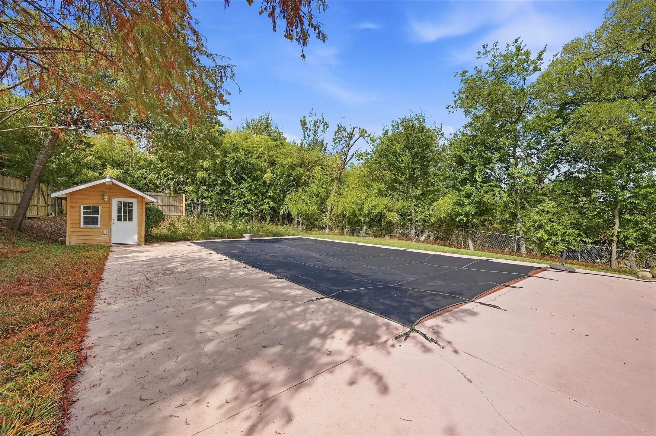 Single Family Residence For Sale in Grayson County , 1418 Lotus Circle, Sherman, Texas 75092, 3 Bedroom, 3 Bathroom, 2 Garage spaces, 4,108 Sqft, built in 1964, mls#21397172, Real Estate Agent in Sherman, Homes For Sale in Grayson county, Homes For Sale in Sherman, Realtor in Sherman Texas, Real Estate Brokerage Independent Realty Texas, Luminita Cordes Realtor