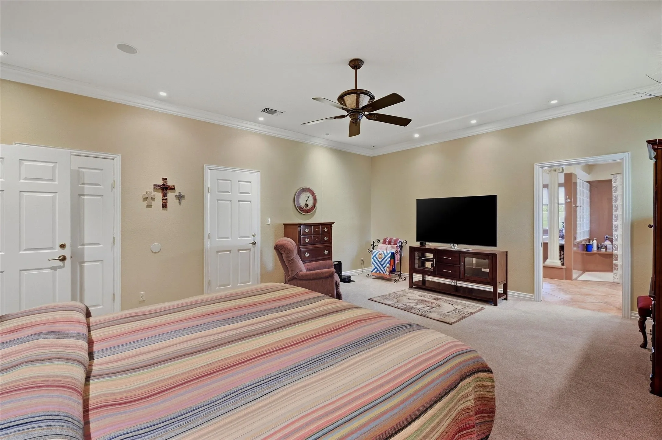 Single Family Residence For Sale in Grayson County , 1418 Lotus Circle, Sherman, Texas 75092, 3 Bedroom, 3 Bathroom, 2 Garage spaces, 4,108 Sqft, built in 1964, mls#21397172, Real Estate Agent in Sherman, Homes For Sale in Grayson county, Homes For Sale in Sherman, Realtor in Sherman Texas, Real Estate Brokerage Independent Realty Texas, Luminita Cordes Realtor