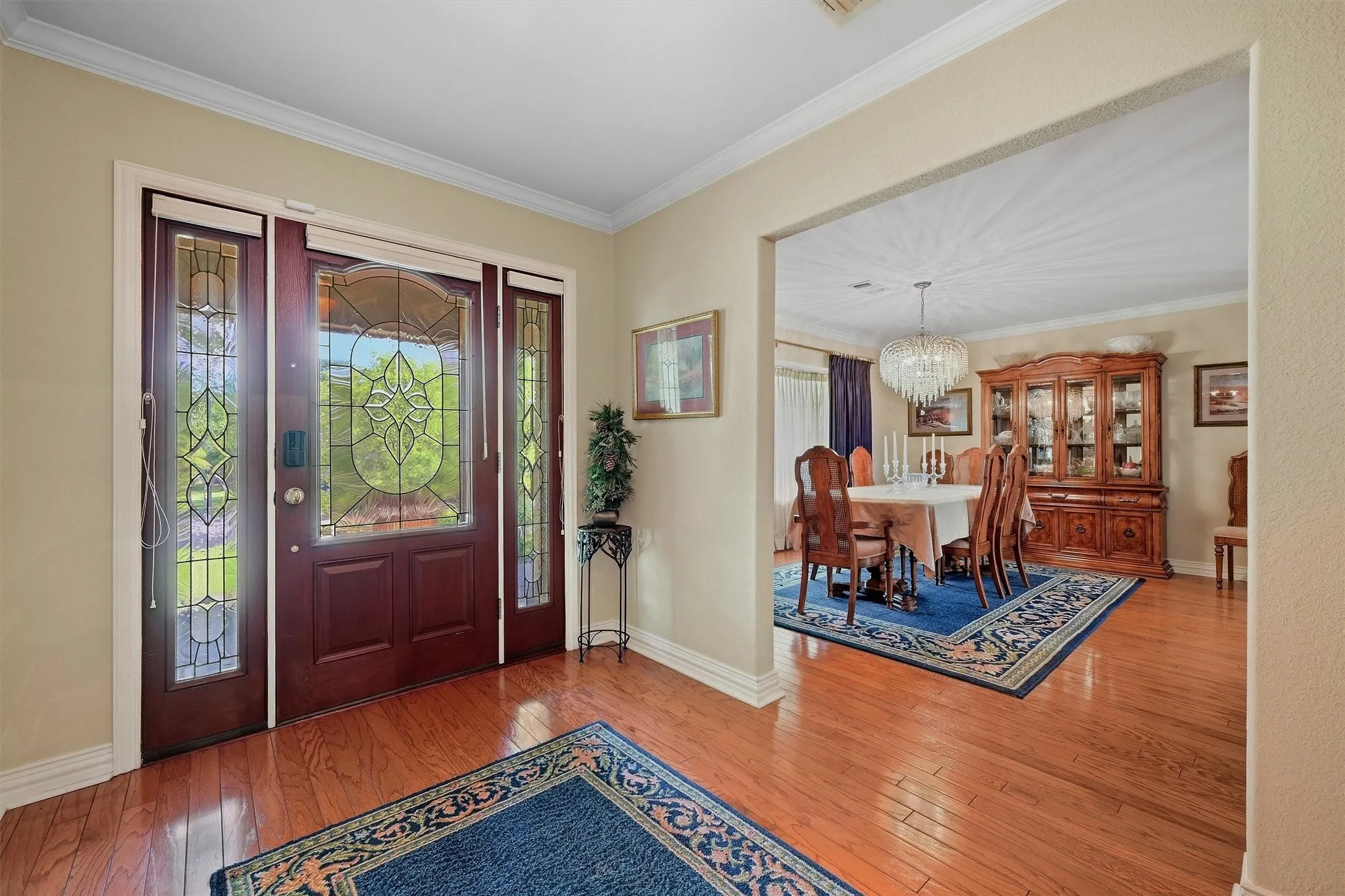 Single Family Residence For Sale in Grayson County , 1418 Lotus Circle, Sherman, Texas 75092, 3 Bedroom, 3 Bathroom, 2 Garage spaces, 4,108 Sqft, built in 1964, mls#21397172, Real Estate Agent in Sherman, Homes For Sale in Grayson county, Homes For Sale in Sherman, Realtor in Sherman Texas, Real Estate Brokerage Independent Realty Texas, Luminita Cordes Realtor
