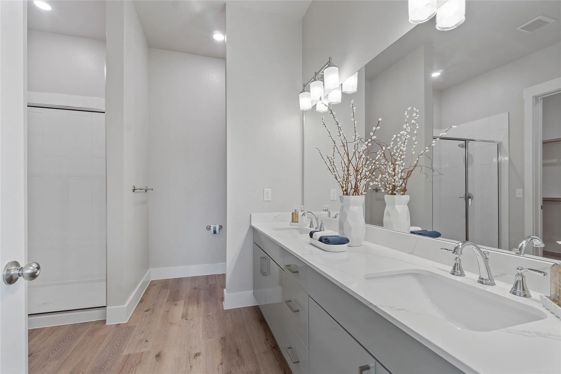 Duplex For Rent in Collin County , 4027 Tripp Drive, Mc Kinney, Texas 75071, 4 Bedroom, 5 Bathroom, 2 Garage spaces, 2,726 Sqft, built in 2022, mls#21397195, Real Estate Agent in Mc Kinney, Homes For Rent in Collin county, Homes For Rent in Mc Kinney, Realtor in Mc Kinney Texas, Real Estate Brokerage Independent Realty Texas, Luminita Cordes Realtor