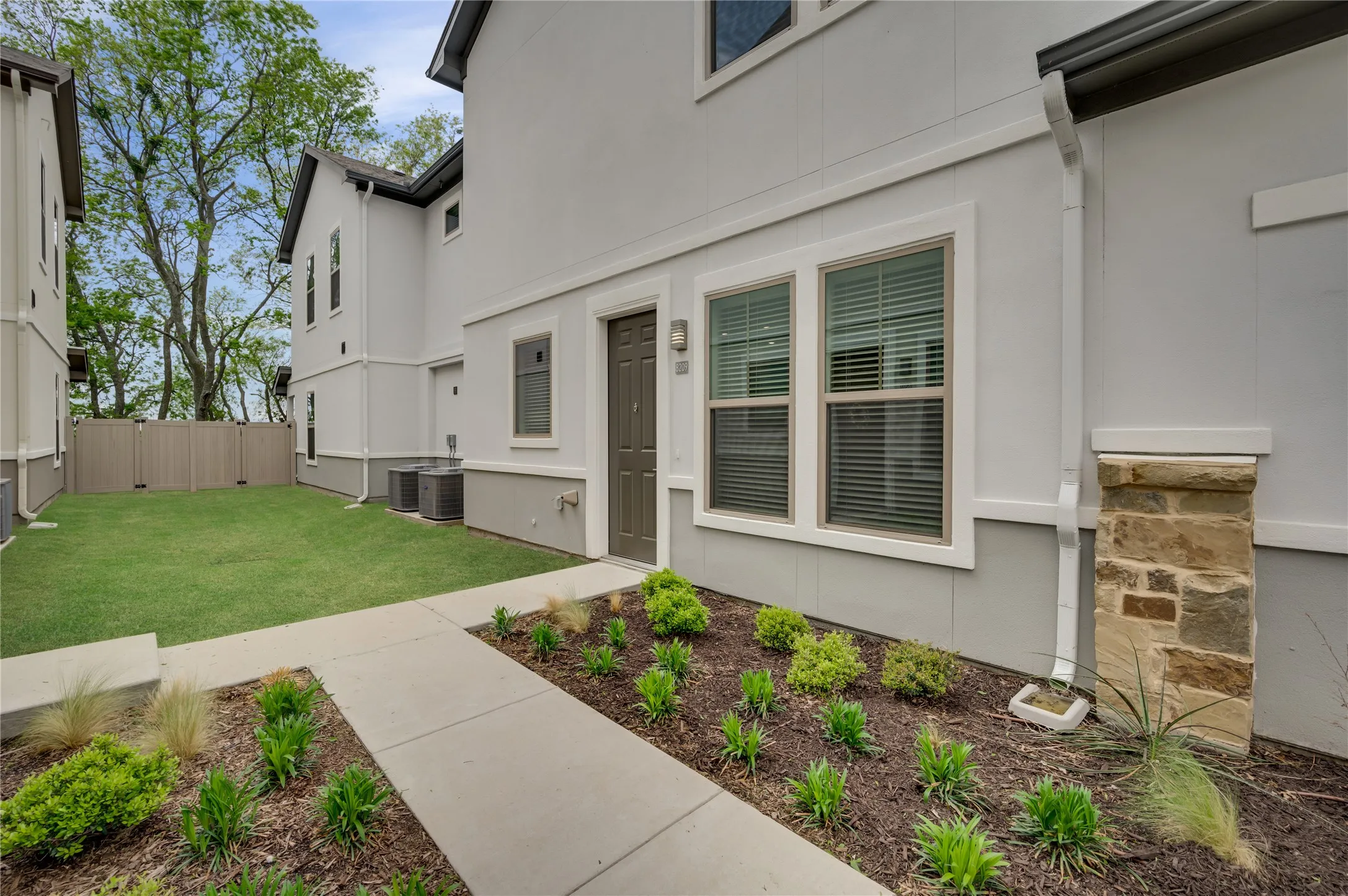 Duplex For Rent in Collin County , 4027 Tripp Drive, Mc Kinney, Texas 75071, 4 Bedroom, 5 Bathroom, 2 Garage spaces, 2,726 Sqft, built in 2022, mls#21397195, Real Estate Agent in Mc Kinney, Homes For Rent in Collin county, Homes For Rent in Mc Kinney, Realtor in Mc Kinney Texas, Real Estate Brokerage Independent Realty Texas, Luminita Cordes Realtor