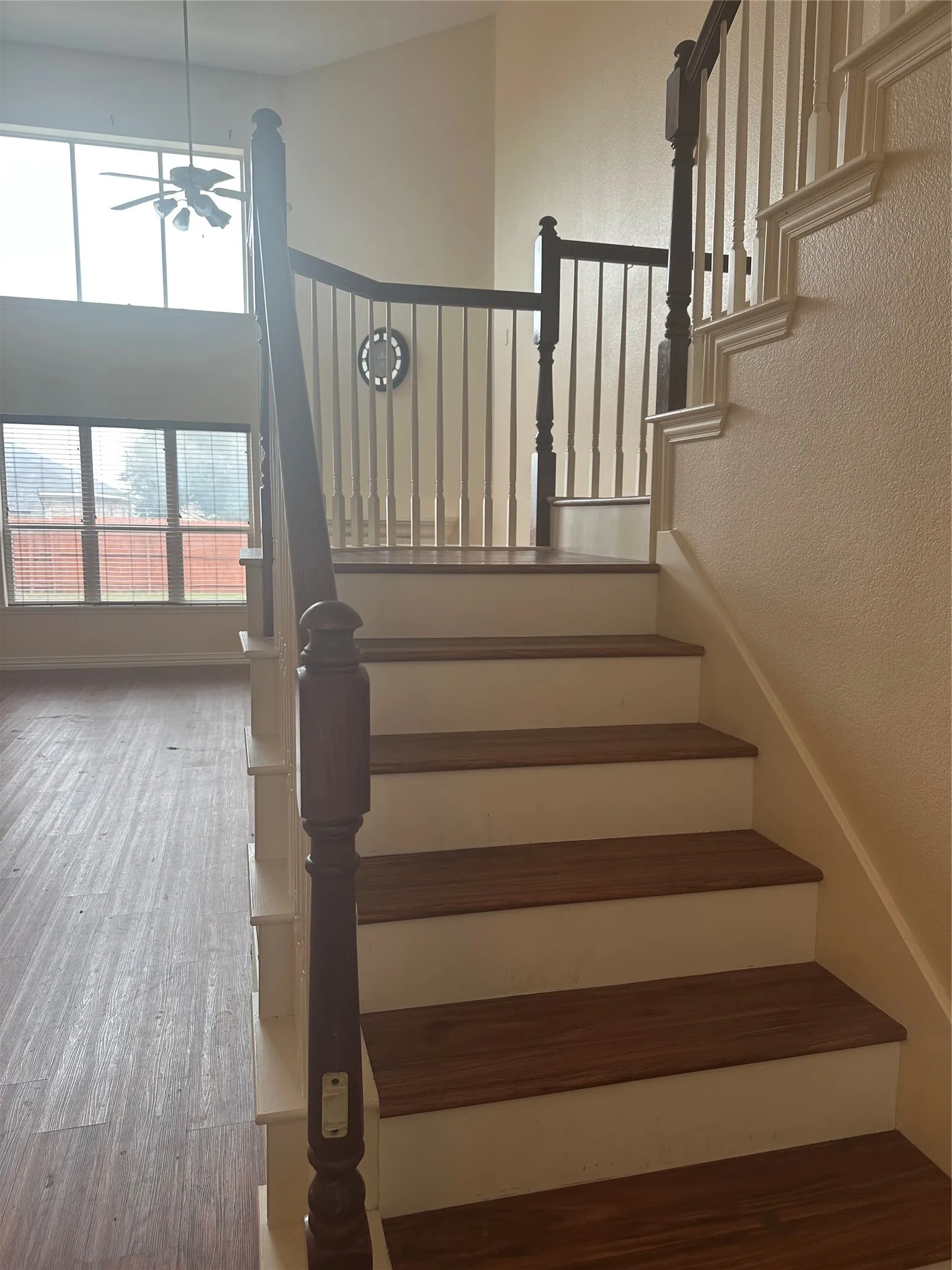 Single Family Residence For Rent in Dallas County , 2708 Cumberland Trail, Balch Springs, Texas 75181, 5 Bedroom, 4 Bathroom, 2 Garage spaces, 2,788 Sqft, built in 2005, mls#21397200, Real Estate Agent in Balch Springs, Homes For Rent in Dallas county, Homes For Rent in Balch Springs, Realtor in Balch Springs Texas, Real Estate Brokerage Independent Realty Texas, Luminita Cordes Realtor