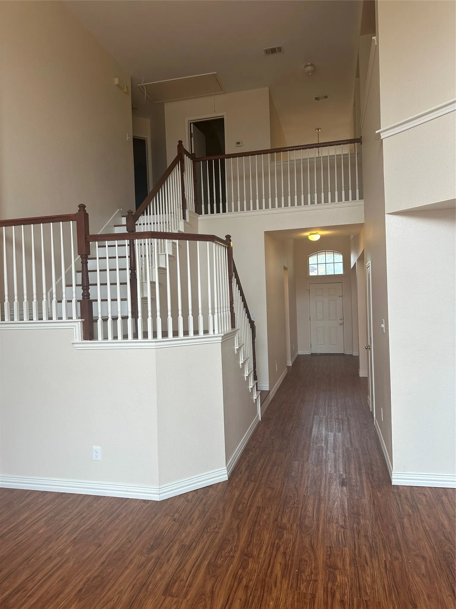 Single Family Residence For Rent in Dallas County , 2708 Cumberland Trail, Balch Springs, Texas 75181, 5 Bedroom, 4 Bathroom, 2 Garage spaces, 2,788 Sqft, built in 2005, mls#21397200, Real Estate Agent in Balch Springs, Homes For Rent in Dallas county, Homes For Rent in Balch Springs, Realtor in Balch Springs Texas, Real Estate Brokerage Independent Realty Texas, Luminita Cordes Realtor