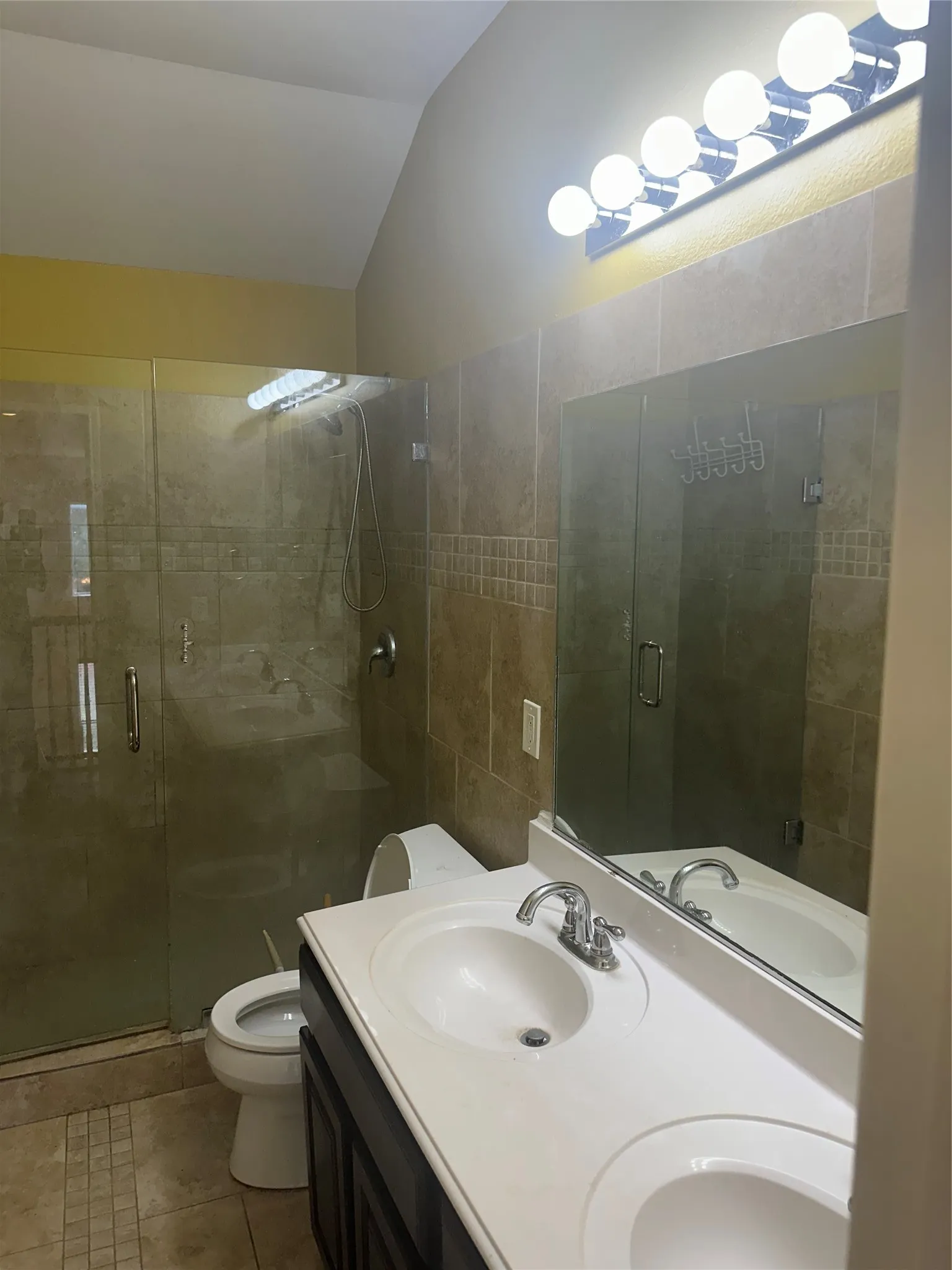 Single Family Residence For Rent in Dallas County , 2708 Cumberland Trail, Balch Springs, Texas 75181, 5 Bedroom, 4 Bathroom, 2 Garage spaces, 2,788 Sqft, built in 2005, mls#21397200, Real Estate Agent in Balch Springs, Homes For Rent in Dallas county, Homes For Rent in Balch Springs, Realtor in Balch Springs Texas, Real Estate Brokerage Independent Realty Texas, Luminita Cordes Realtor