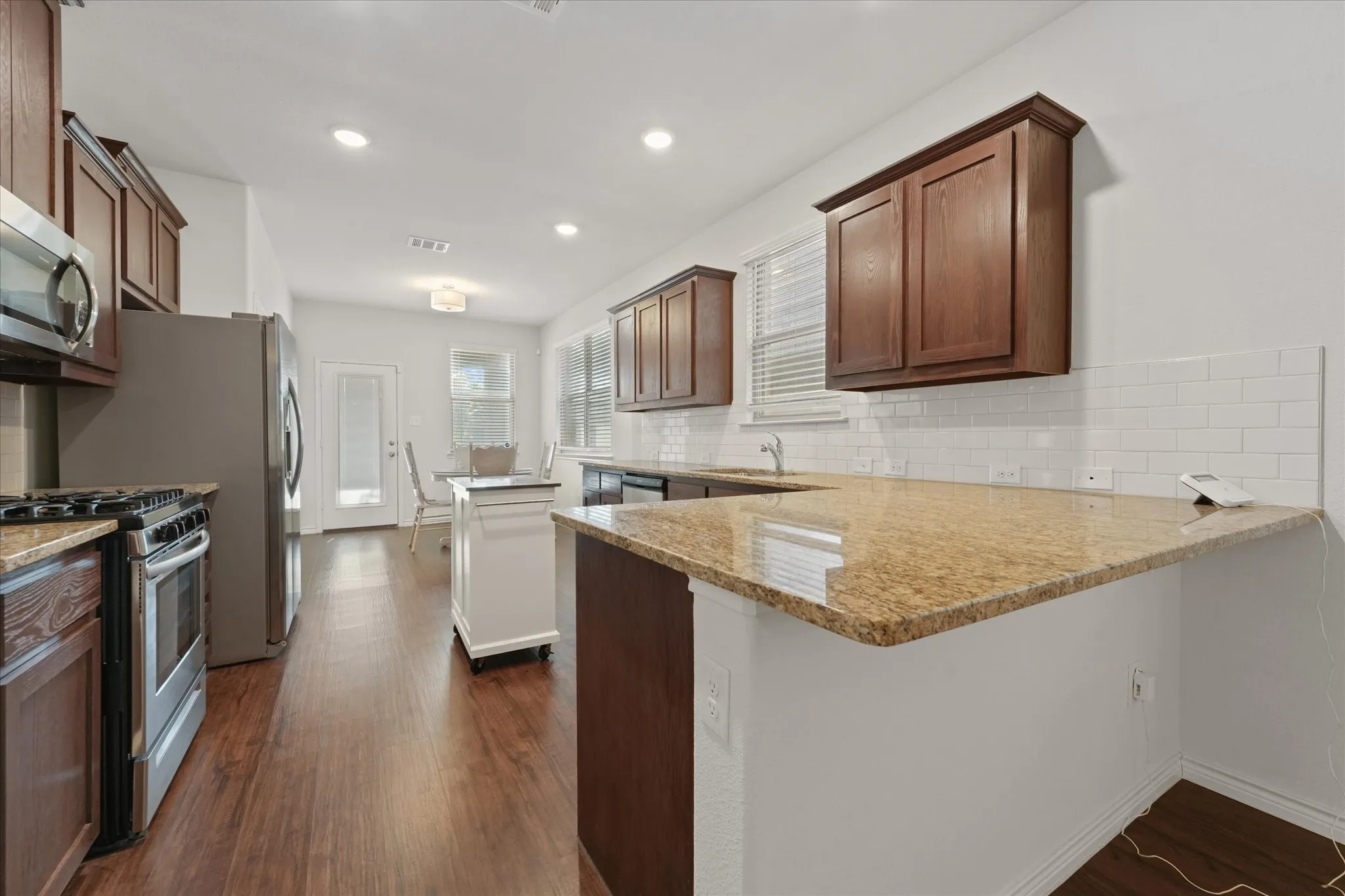 Single Family Residence For Rent in Denton County , 2169 Miramar Drive, Little Elm, Texas 75068, 3 Bedroom, 2 Bathroom, 2 Garage spaces, 1,525 Sqft, built in 2019, mls#21396976, Real Estate Agent in Little Elm, Homes For Rent in Denton county, Homes For Rent in Little Elm, Realtor in Little Elm Texas, Real Estate Brokerage Independent Realty Texas, Luminita Cordes Realtor