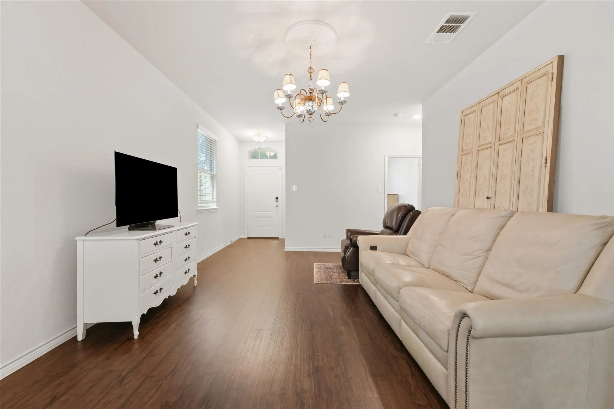 Single Family Residence For Rent in Denton County , 2169 Miramar Drive, Little Elm, Texas 75068, 3 Bedroom, 2 Bathroom, 2 Garage spaces, 1,525 Sqft, built in 2019, mls#21396976, Real Estate Agent in Little Elm, Homes For Rent in Denton county, Homes For Rent in Little Elm, Realtor in Little Elm Texas, Real Estate Brokerage Independent Realty Texas, Luminita Cordes Realtor