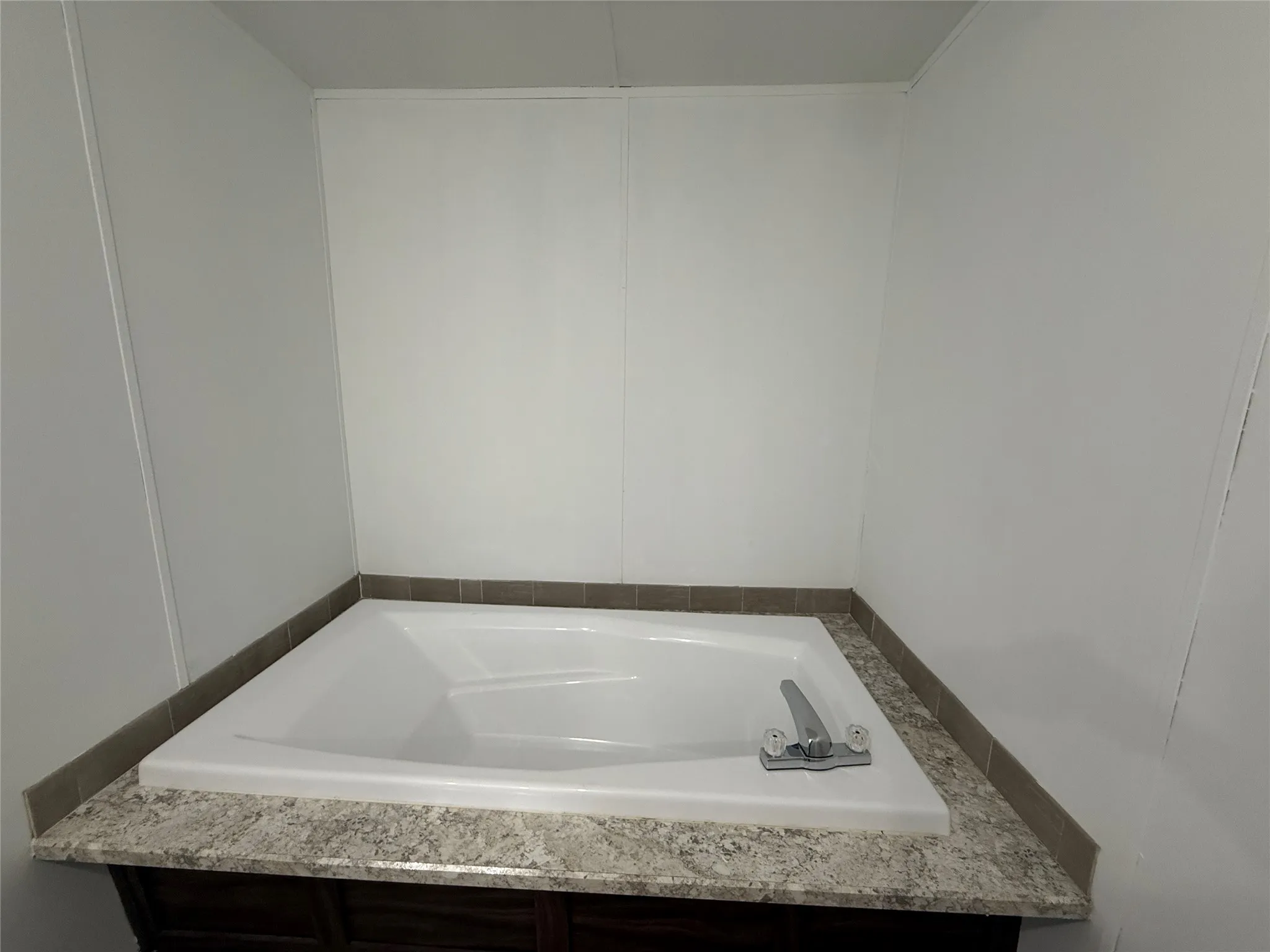 Manufactured Home For Sale in Hunt County , 9505 Janet Street, Hawk Cove, Texas 75474, 4 Bedroom, 2 Bathroom, Garage spaces, 1,440 Sqft, built in 2020, mls#21397197, Real Estate Agent in Hawk Cove, Homes For Sale in Hunt county, Homes For Sale in Hawk Cove, Realtor in Hawk Cove Texas, Real Estate Brokerage Independent Realty Texas, Luminita Cordes Realtor