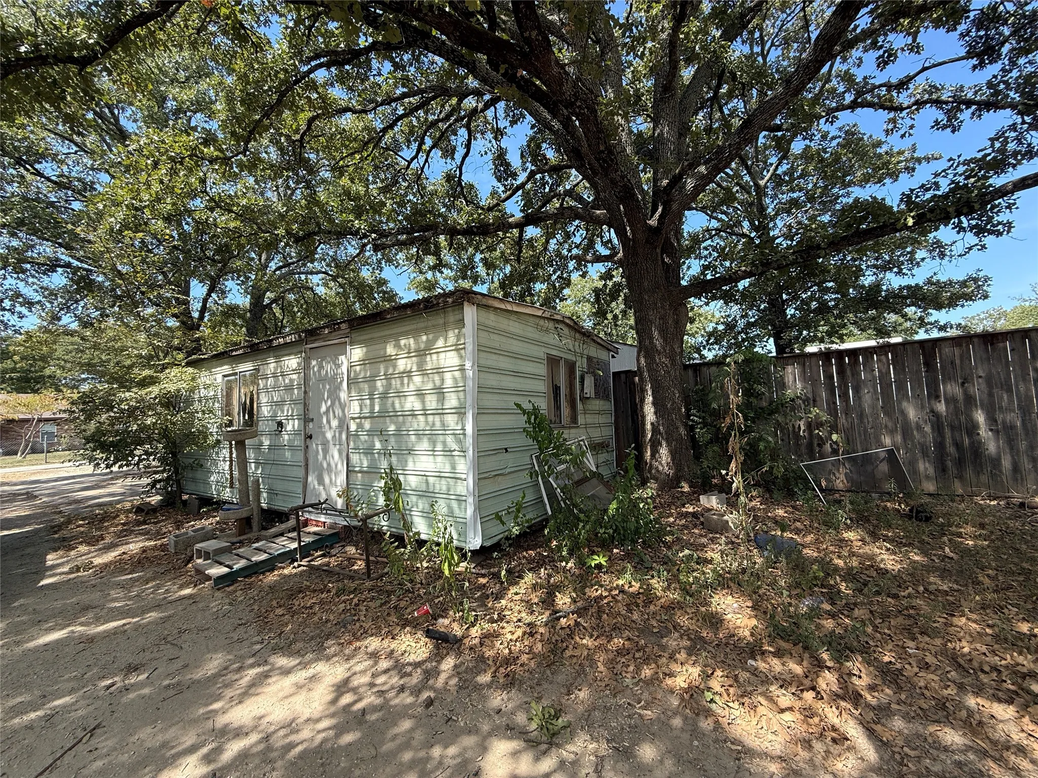 Manufactured Home For Sale in Hunt County , 9505 Janet Street, Hawk Cove, Texas 75474, 4 Bedroom, 2 Bathroom, Garage spaces, 1,440 Sqft, built in 2020, mls#21397197, Real Estate Agent in Hawk Cove, Homes For Sale in Hunt county, Homes For Sale in Hawk Cove, Realtor in Hawk Cove Texas, Real Estate Brokerage Independent Realty Texas, Luminita Cordes Realtor