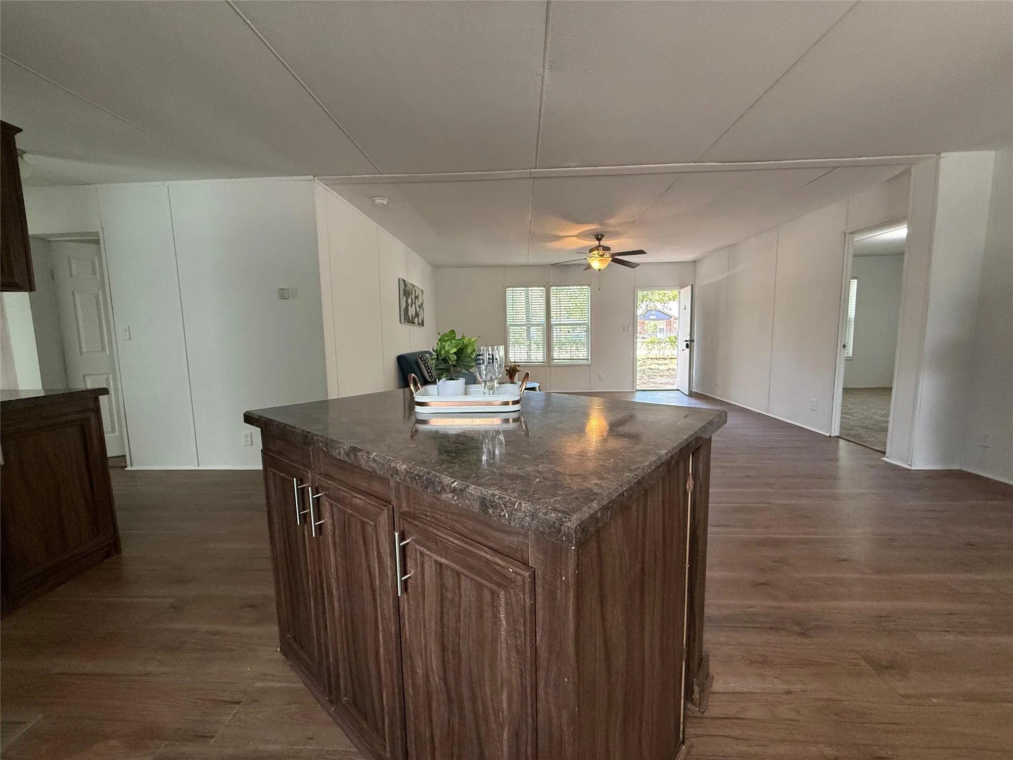 Manufactured Home For Sale in Hunt County , 9505 Janet Street, Hawk Cove, Texas 75474, 4 Bedroom, 2 Bathroom, Garage spaces, 1,440 Sqft, built in 2020, mls#21397197, Real Estate Agent in Hawk Cove, Homes For Sale in Hunt county, Homes For Sale in Hawk Cove, Realtor in Hawk Cove Texas, Real Estate Brokerage Independent Realty Texas, Luminita Cordes Realtor