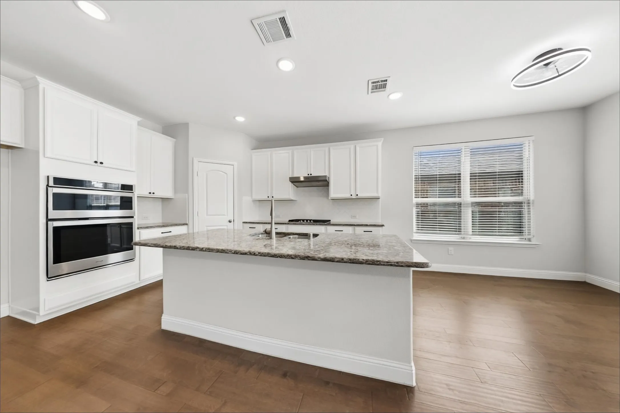 Single Family Residence For Sale in Denton County , 1513 Tumbleweed Trail, Northlake, Texas 76226, 4 Bedroom, 3 Bathroom, 2 Garage spaces, 2,397 Sqft, built in 2019, mls#21396030, Real Estate Agent in Northlake, Homes For Sale in Denton county, Homes For Sale in Northlake, Realtor in Northlake Texas, Real Estate Brokerage Independent Realty Texas, Luminita Cordes Realtor