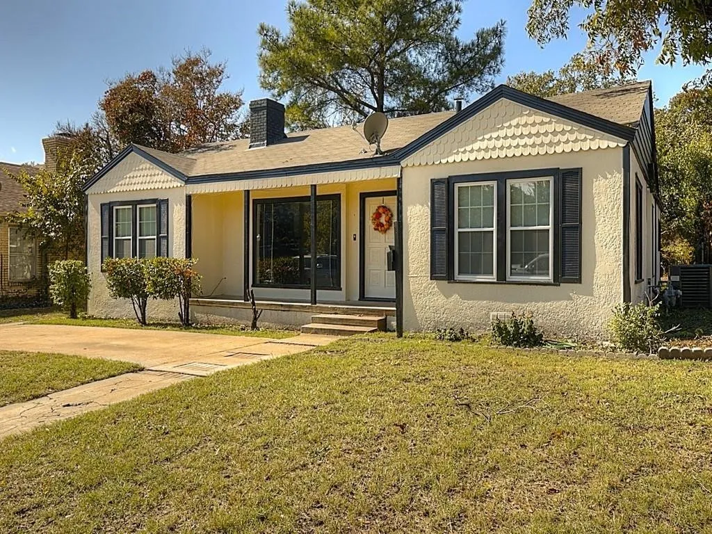 Single Family Residence For Sale in Tarrant County , 1705 N Riverside Drive B, Fort Worth, Texas 76111, 4 Bedroom, 3 Bathroom, 1 Garage spaces, 1,229 Sqft, built in 1947, mls#21397208, Real Estate Agent in Fort Worth, Homes For Sale in Tarrant county, Homes For Sale in Fort Worth, Realtor in Fort Worth Texas, Real Estate Brokerage Independent Realty Texas, Luminita Cordes Realtor