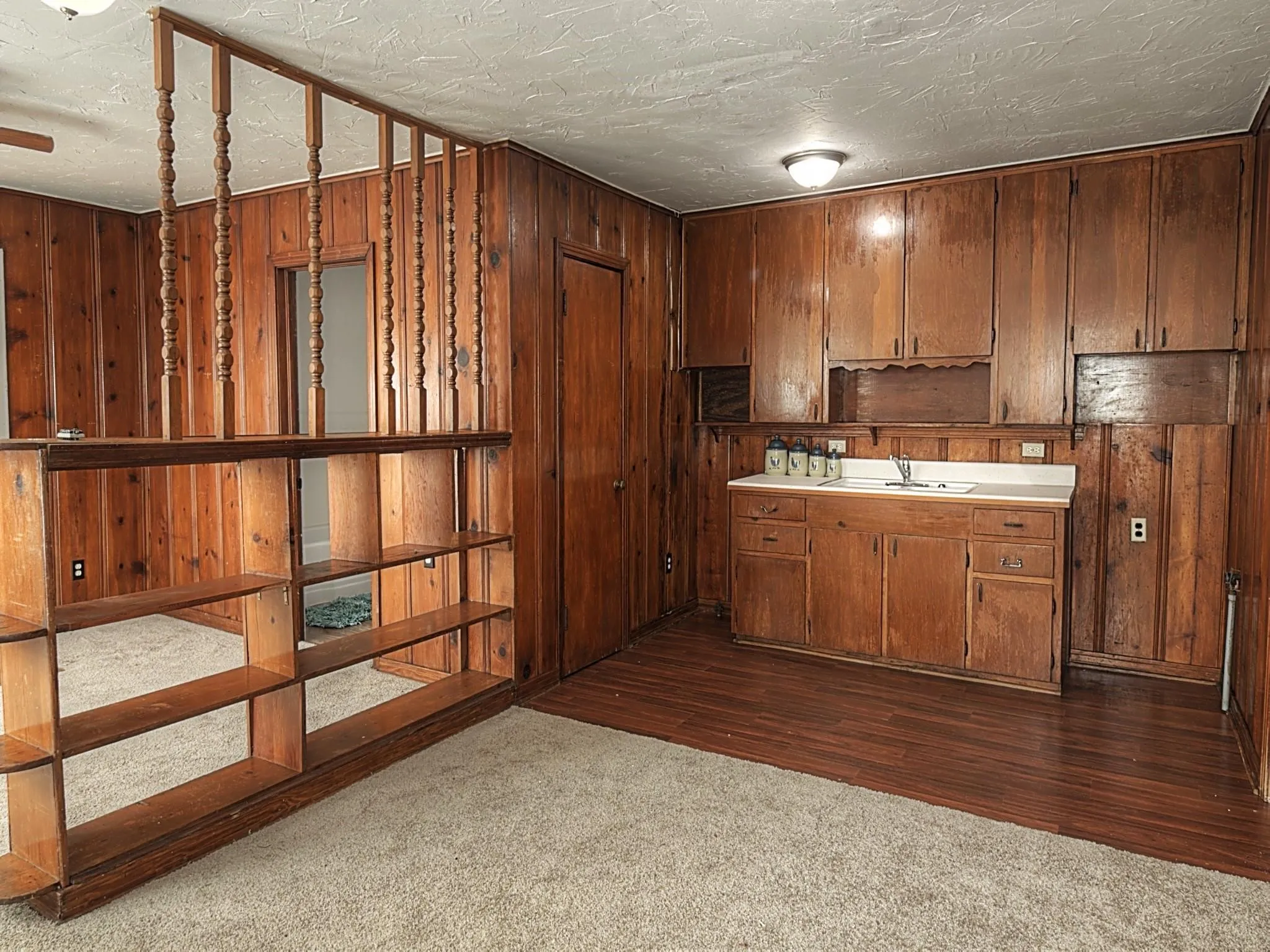 Single Family Residence For Sale in Tarrant County , 1705 N Riverside Drive B, Fort Worth, Texas 76111, 4 Bedroom, 3 Bathroom, 1 Garage spaces, 1,229 Sqft, built in 1947, mls#21397208, Real Estate Agent in Fort Worth, Homes For Sale in Tarrant county, Homes For Sale in Fort Worth, Realtor in Fort Worth Texas, Real Estate Brokerage Independent Realty Texas, Luminita Cordes Realtor