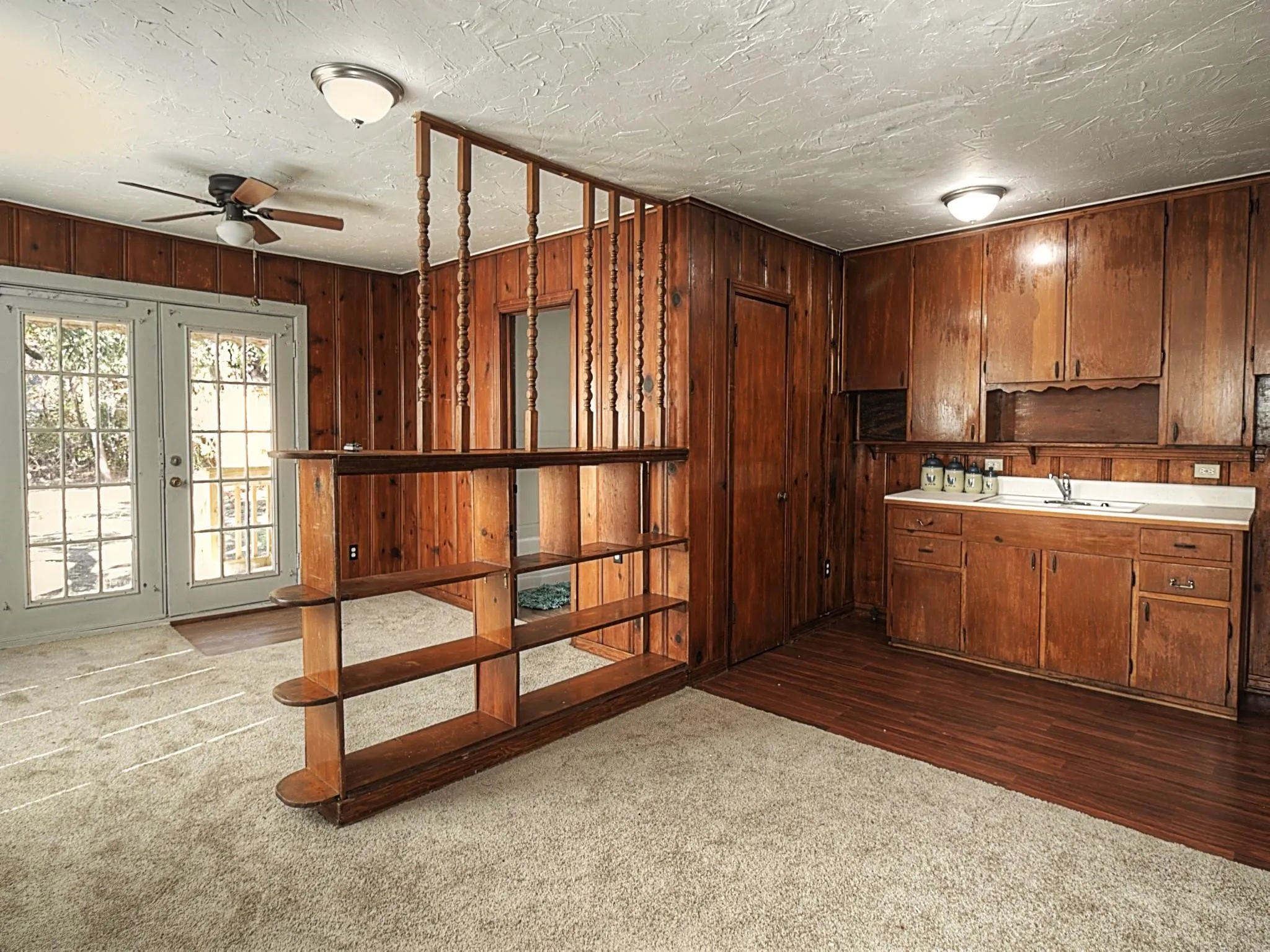 Single Family Residence For Sale in Tarrant County , 1705 N Riverside Drive B, Fort Worth, Texas 76111, 4 Bedroom, 3 Bathroom, 1 Garage spaces, 1,229 Sqft, built in 1947, mls#21397208, Real Estate Agent in Fort Worth, Homes For Sale in Tarrant county, Homes For Sale in Fort Worth, Realtor in Fort Worth Texas, Real Estate Brokerage Independent Realty Texas, Luminita Cordes Realtor