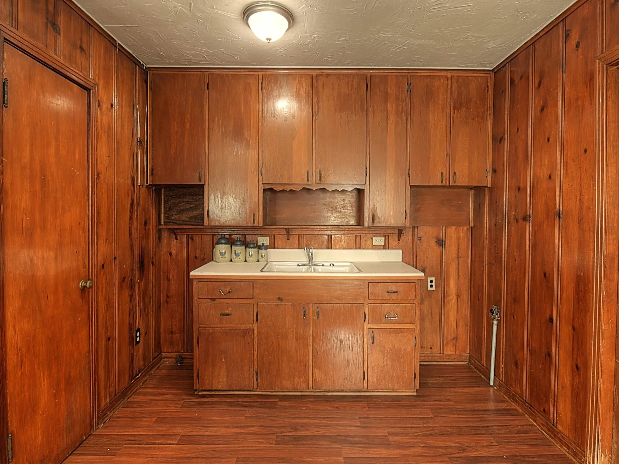 Single Family Residence For Sale in Tarrant County , 1705 N Riverside Drive B, Fort Worth, Texas 76111, 4 Bedroom, 3 Bathroom, 1 Garage spaces, 1,229 Sqft, built in 1947, mls#21397208, Real Estate Agent in Fort Worth, Homes For Sale in Tarrant county, Homes For Sale in Fort Worth, Realtor in Fort Worth Texas, Real Estate Brokerage Independent Realty Texas, Luminita Cordes Realtor