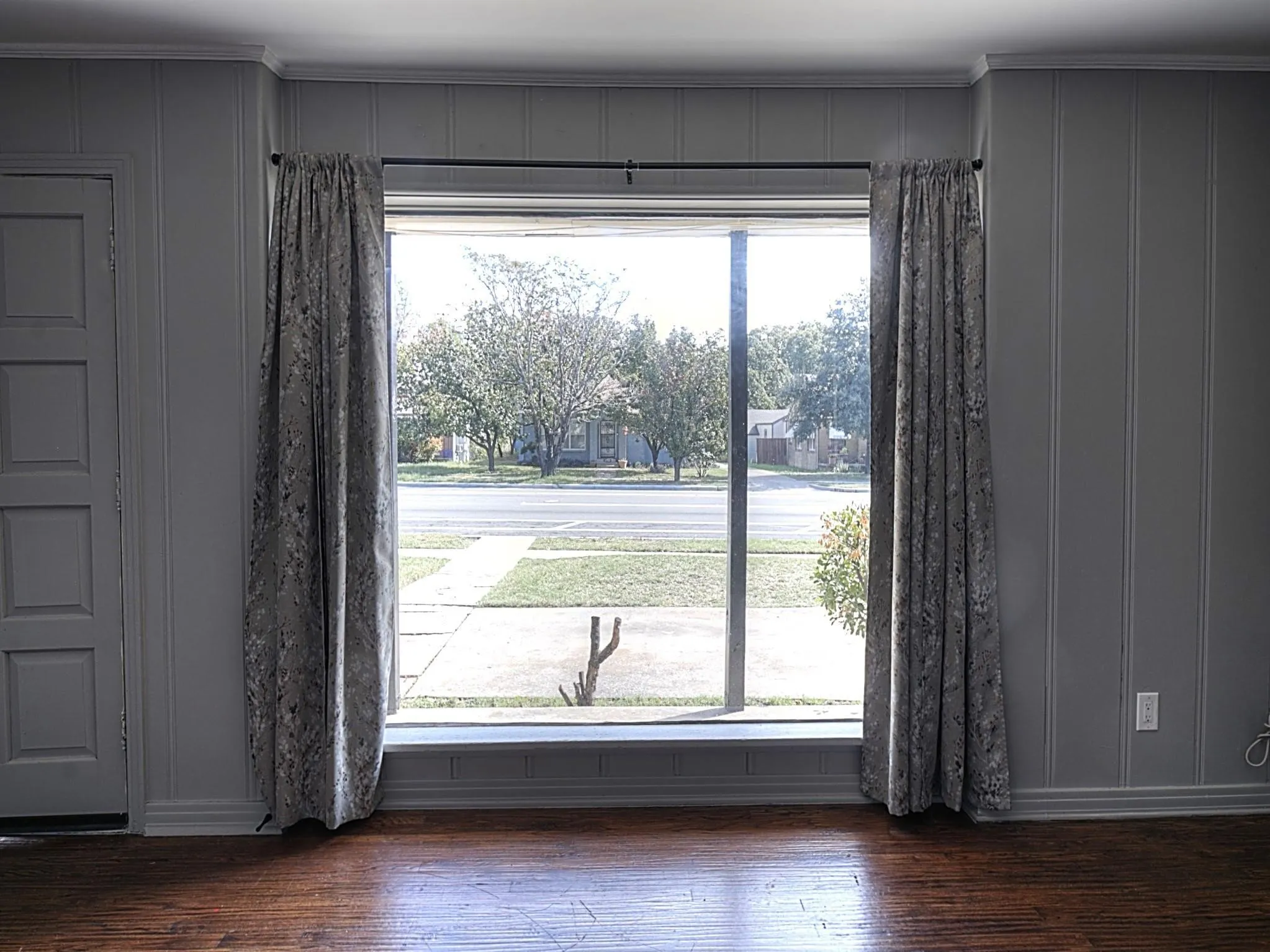Single Family Residence For Sale in Tarrant County , 1705 N Riverside Drive B, Fort Worth, Texas 76111, 4 Bedroom, 3 Bathroom, 1 Garage spaces, 1,229 Sqft, built in 1947, mls#21397208, Real Estate Agent in Fort Worth, Homes For Sale in Tarrant county, Homes For Sale in Fort Worth, Realtor in Fort Worth Texas, Real Estate Brokerage Independent Realty Texas, Luminita Cordes Realtor
