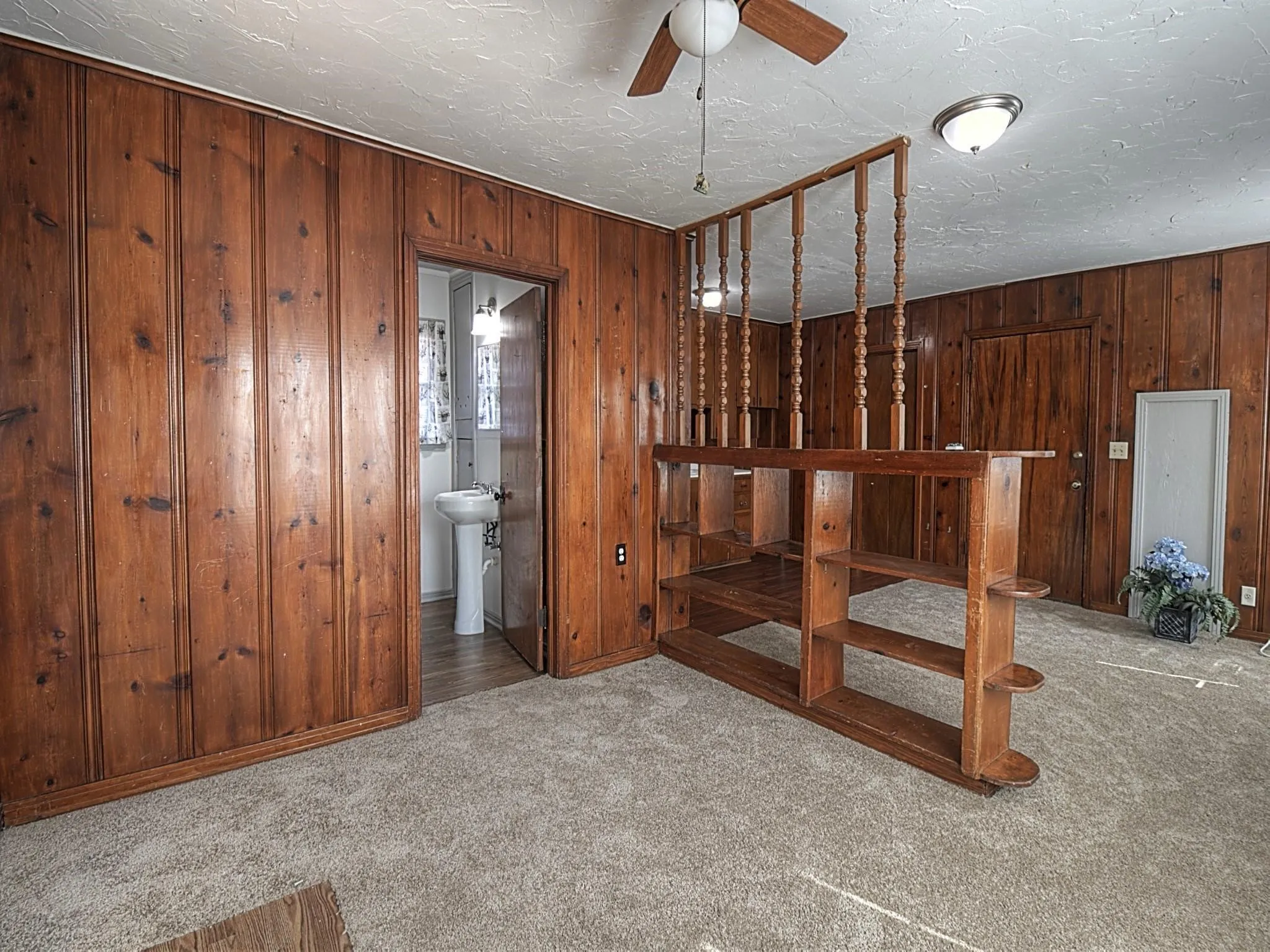 Single Family Residence For Sale in Tarrant County , 1705 N Riverside Drive B, Fort Worth, Texas 76111, 4 Bedroom, 3 Bathroom, 1 Garage spaces, 1,229 Sqft, built in 1947, mls#21397208, Real Estate Agent in Fort Worth, Homes For Sale in Tarrant county, Homes For Sale in Fort Worth, Realtor in Fort Worth Texas, Real Estate Brokerage Independent Realty Texas, Luminita Cordes Realtor