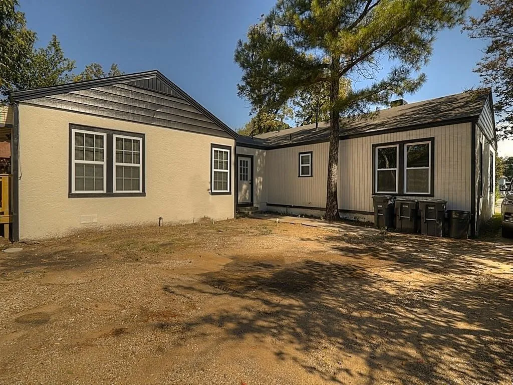Single Family Residence For Sale in Tarrant County , 1705 N Riverside Drive B, Fort Worth, Texas 76111, 4 Bedroom, 3 Bathroom, 1 Garage spaces, 1,229 Sqft, built in 1947, mls#21397208, Real Estate Agent in Fort Worth, Homes For Sale in Tarrant county, Homes For Sale in Fort Worth, Realtor in Fort Worth Texas, Real Estate Brokerage Independent Realty Texas, Luminita Cordes Realtor