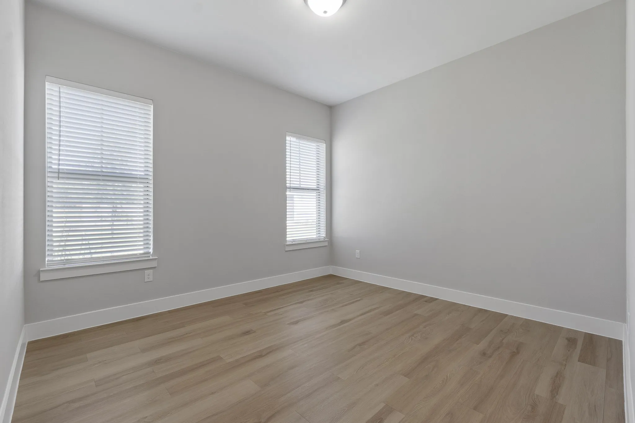 Duplex For Rent in Collin County , 8224 Idyllic, Mc Kinney, Texas 75071, 3 Bedroom, 3 Bathroom, 2 Garage spaces, 1,968 Sqft, built in 2022, mls#21397212, Real Estate Agent in Mc Kinney, Homes For Rent in Collin county, Homes For Rent in Mc Kinney, Realtor in Mc Kinney Texas, Real Estate Brokerage Independent Realty Texas, Luminita Cordes Realtor