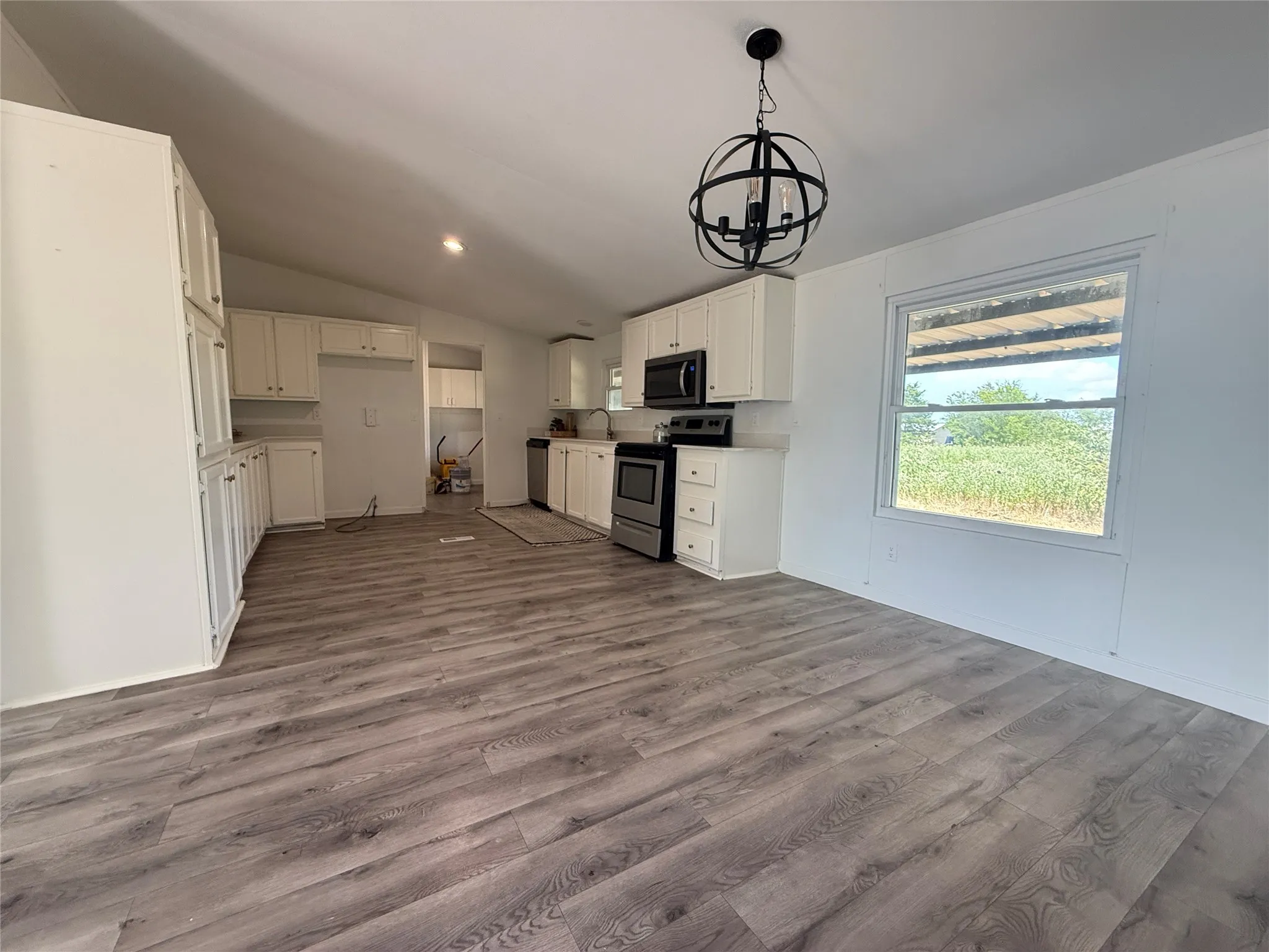 Manufactured Home For Rent in Hunt County , 3575 Fm 2101, Greenville, Texas 75402, 4 Bedroom, 2 Bathroom, 2 Garage spaces, 2,128 Sqft, built in 1999, mls#21397206, Real Estate Agent in Greenville, Homes For Rent in Hunt county, Homes For Rent in Greenville, Realtor in Greenville Texas, Real Estate Brokerage Independent Realty Texas, Luminita Cordes Realtor