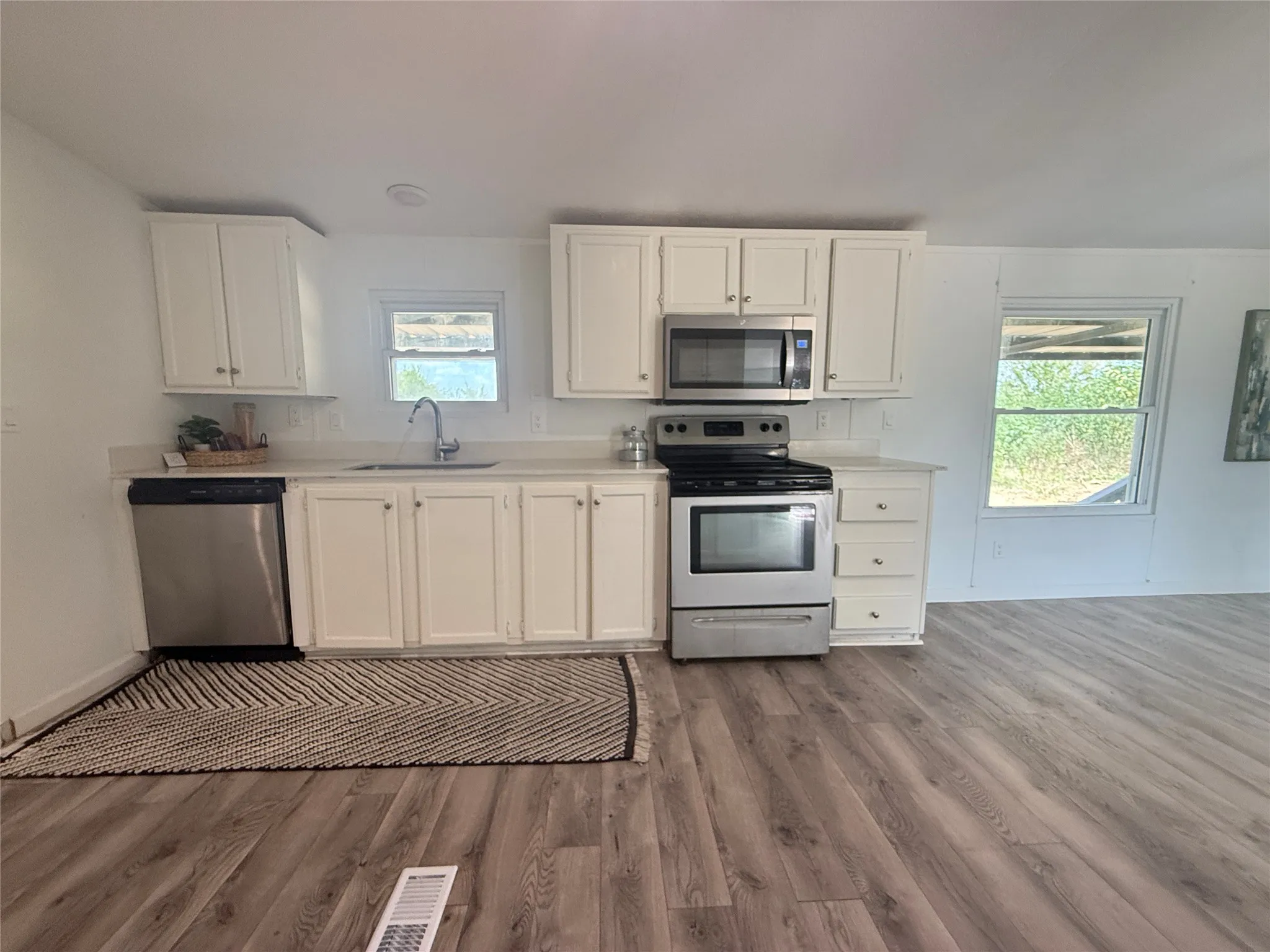 Manufactured Home For Rent in Hunt County , 3575 Fm 2101, Greenville, Texas 75402, 4 Bedroom, 2 Bathroom, 2 Garage spaces, 2,128 Sqft, built in 1999, mls#21397206, Real Estate Agent in Greenville, Homes For Rent in Hunt county, Homes For Rent in Greenville, Realtor in Greenville Texas, Real Estate Brokerage Independent Realty Texas, Luminita Cordes Realtor