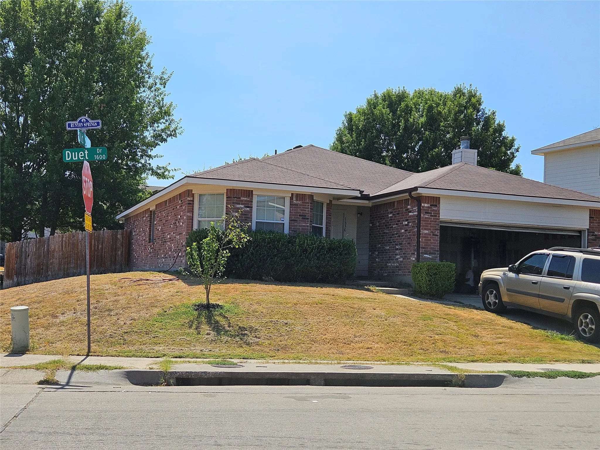 Single Family Residence For Rent in Dallas County , 1630 Duet Drive, Dallas, Texas 75241, 3 Bedroom, 2 Bathroom, 2 Garage spaces, 1,611 Sqft, built in 2005, mls#21397188, Real Estate Agent in Dallas, Homes For Rent in Dallas county, Homes For Rent in Dallas, Realtor in Dallas Texas, Real Estate Brokerage Independent Realty Texas, Luminita Cordes Realtor
