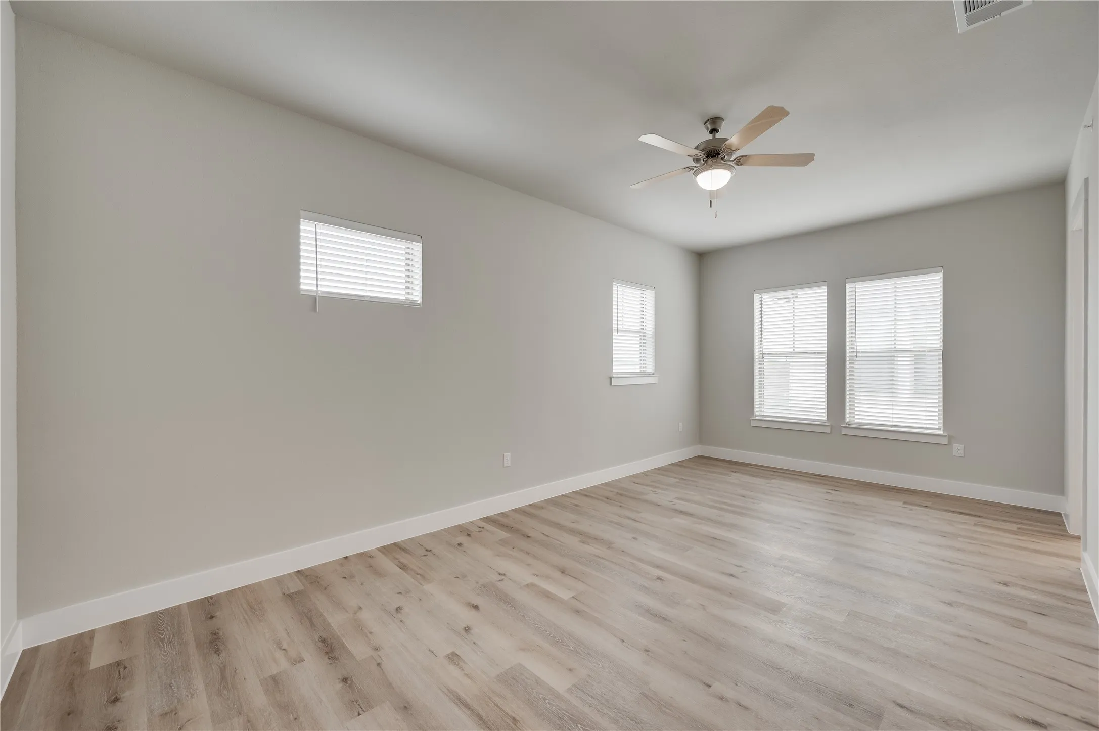 Duplex For Rent in Collin County , 8612 Chateau Avenue, Mc Kinney, Texas 75071, 4 Bedroom, 5 Bathroom, 1 Garage spaces, 2,726 Sqft, built in 2021, mls#21397213, Real Estate Agent in Mc Kinney, Homes For Rent in Collin county, Homes For Rent in Mc Kinney, Realtor in Mc Kinney Texas, Real Estate Brokerage Independent Realty Texas, Luminita Cordes Realtor