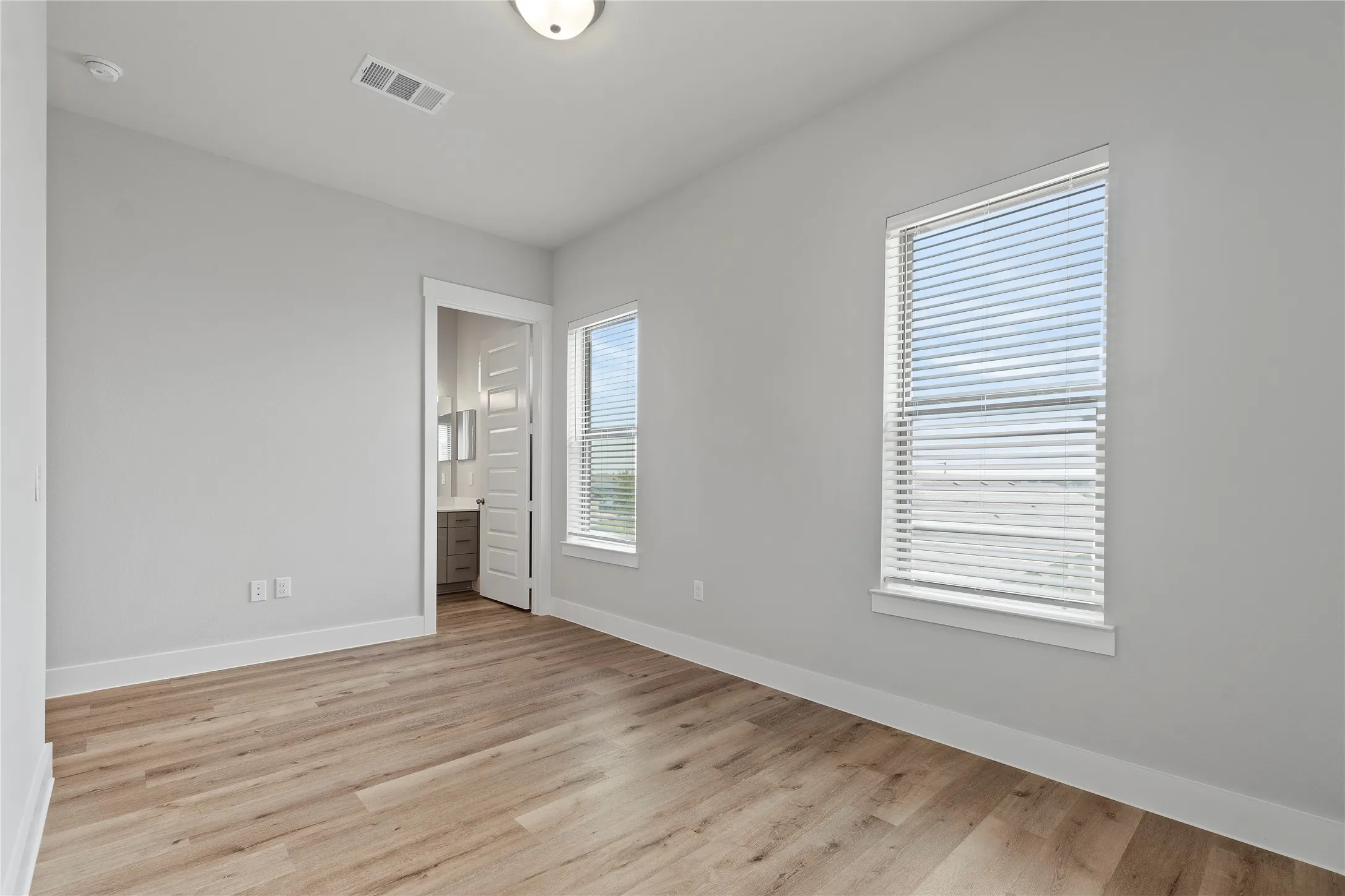 Duplex For Rent in Collin County , 8612 Chateau Avenue, Mc Kinney, Texas 75071, 4 Bedroom, 5 Bathroom, 1 Garage spaces, 2,726 Sqft, built in 2021, mls#21397213, Real Estate Agent in Mc Kinney, Homes For Rent in Collin county, Homes For Rent in Mc Kinney, Realtor in Mc Kinney Texas, Real Estate Brokerage Independent Realty Texas, Luminita Cordes Realtor