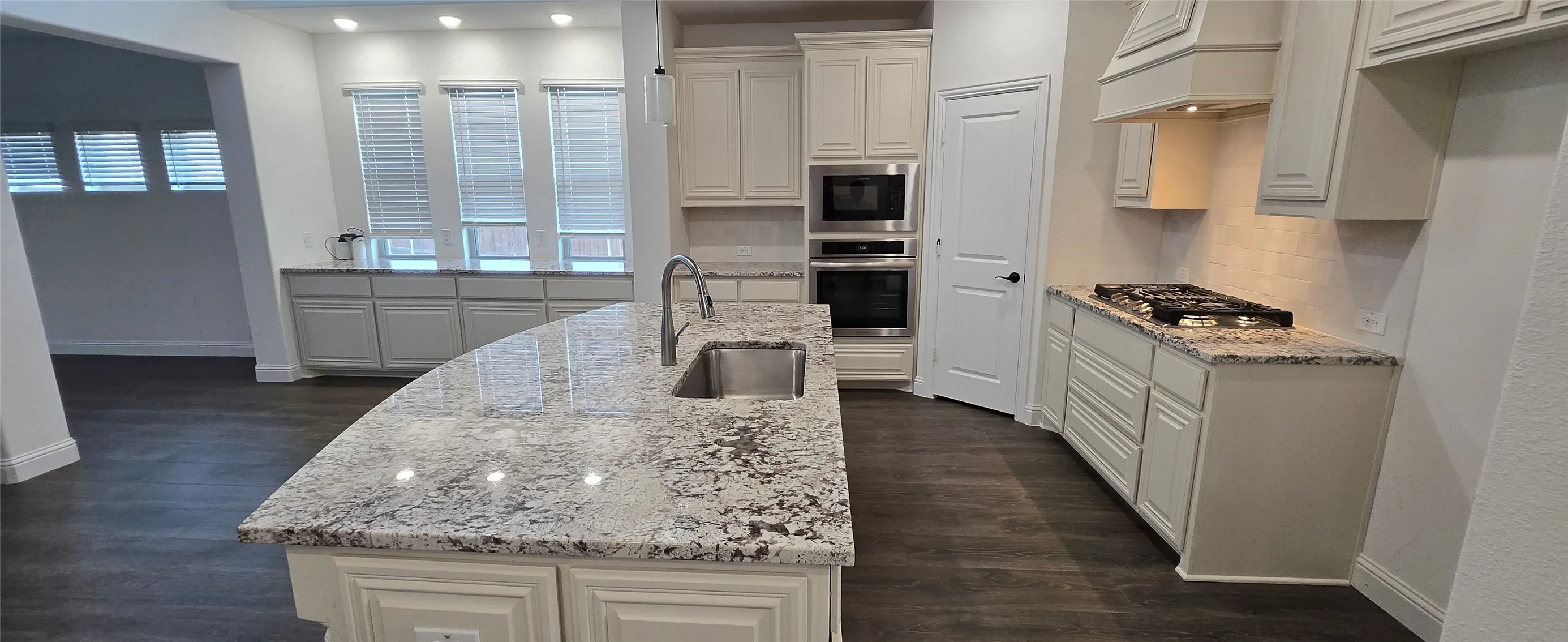 Single Family Residence For Rent in Tarrant County , 9104 Rock Nettle Drive, Fort Worth, Texas 76131, 4 Bedroom, 4 Bathroom, 2 Garage spaces, 3,055 Sqft, built in 2023, mls#21397215, Real Estate Agent in Fort Worth, Homes For Rent in Tarrant county, Homes For Rent in Fort Worth, Realtor in Fort Worth Texas, Real Estate Brokerage Independent Realty Texas, Luminita Cordes Realtor