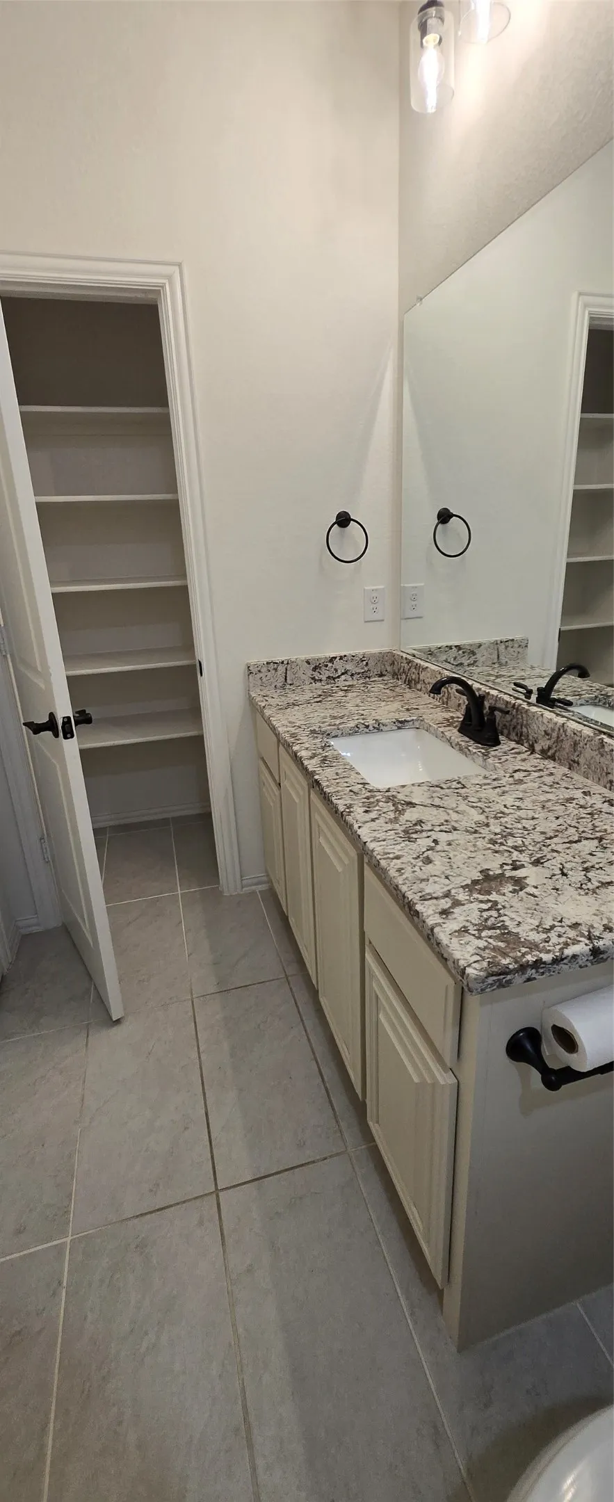 Single Family Residence For Rent in Tarrant County , 9104 Rock Nettle Drive, Fort Worth, Texas 76131, 4 Bedroom, 4 Bathroom, 2 Garage spaces, 3,055 Sqft, built in 2023, mls#21397215, Real Estate Agent in Fort Worth, Homes For Rent in Tarrant county, Homes For Rent in Fort Worth, Realtor in Fort Worth Texas, Real Estate Brokerage Independent Realty Texas, Luminita Cordes Realtor
