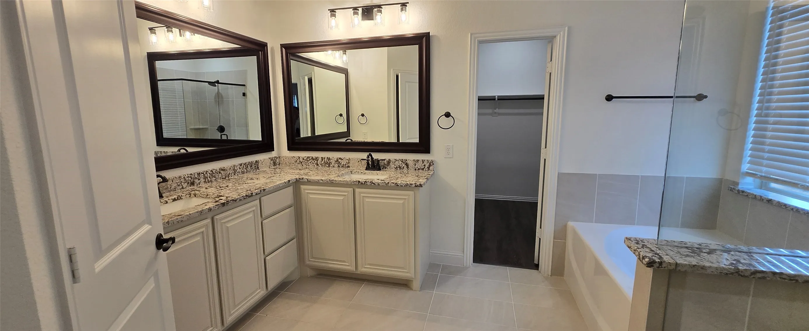 Single Family Residence For Rent in Tarrant County , 9104 Rock Nettle Drive, Fort Worth, Texas 76131, 4 Bedroom, 4 Bathroom, 2 Garage spaces, 3,055 Sqft, built in 2023, mls#21397215, Real Estate Agent in Fort Worth, Homes For Rent in Tarrant county, Homes For Rent in Fort Worth, Realtor in Fort Worth Texas, Real Estate Brokerage Independent Realty Texas, Luminita Cordes Realtor