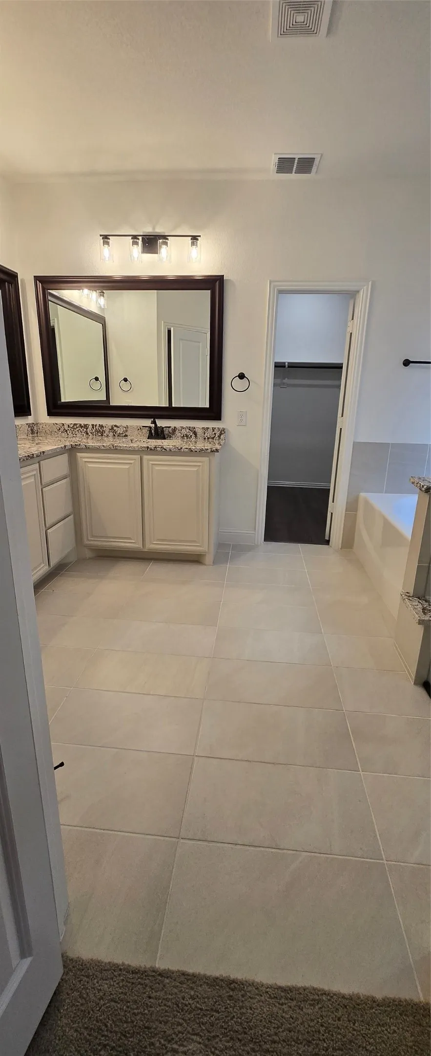 Single Family Residence For Rent in Tarrant County , 9104 Rock Nettle Drive, Fort Worth, Texas 76131, 4 Bedroom, 4 Bathroom, 2 Garage spaces, 3,055 Sqft, built in 2023, mls#21397215, Real Estate Agent in Fort Worth, Homes For Rent in Tarrant county, Homes For Rent in Fort Worth, Realtor in Fort Worth Texas, Real Estate Brokerage Independent Realty Texas, Luminita Cordes Realtor