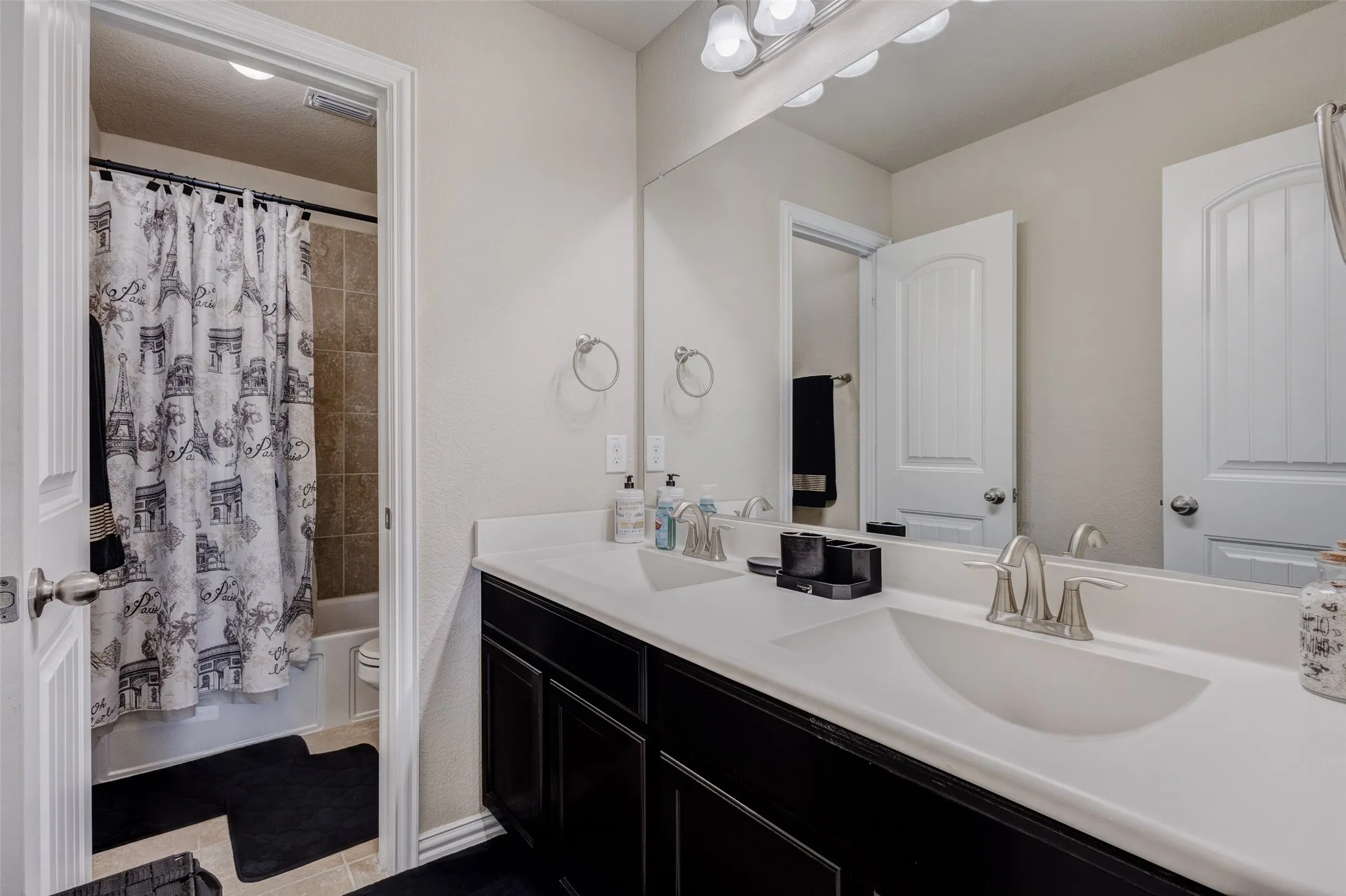Single Family Residence For Sale in Rockwall County , 442 George Drive, Fate, Texas 75189, 5 Bedroom, 4 Bathroom, 2 Garage spaces, 3,463 Sqft, built in 2018, mls#21397154, Real Estate Agent in Fate, Homes For Sale in Rockwall county, Homes For Sale in Fate, Realtor in Fate Texas, Real Estate Brokerage Independent Realty Texas, Luminita Cordes Realtor