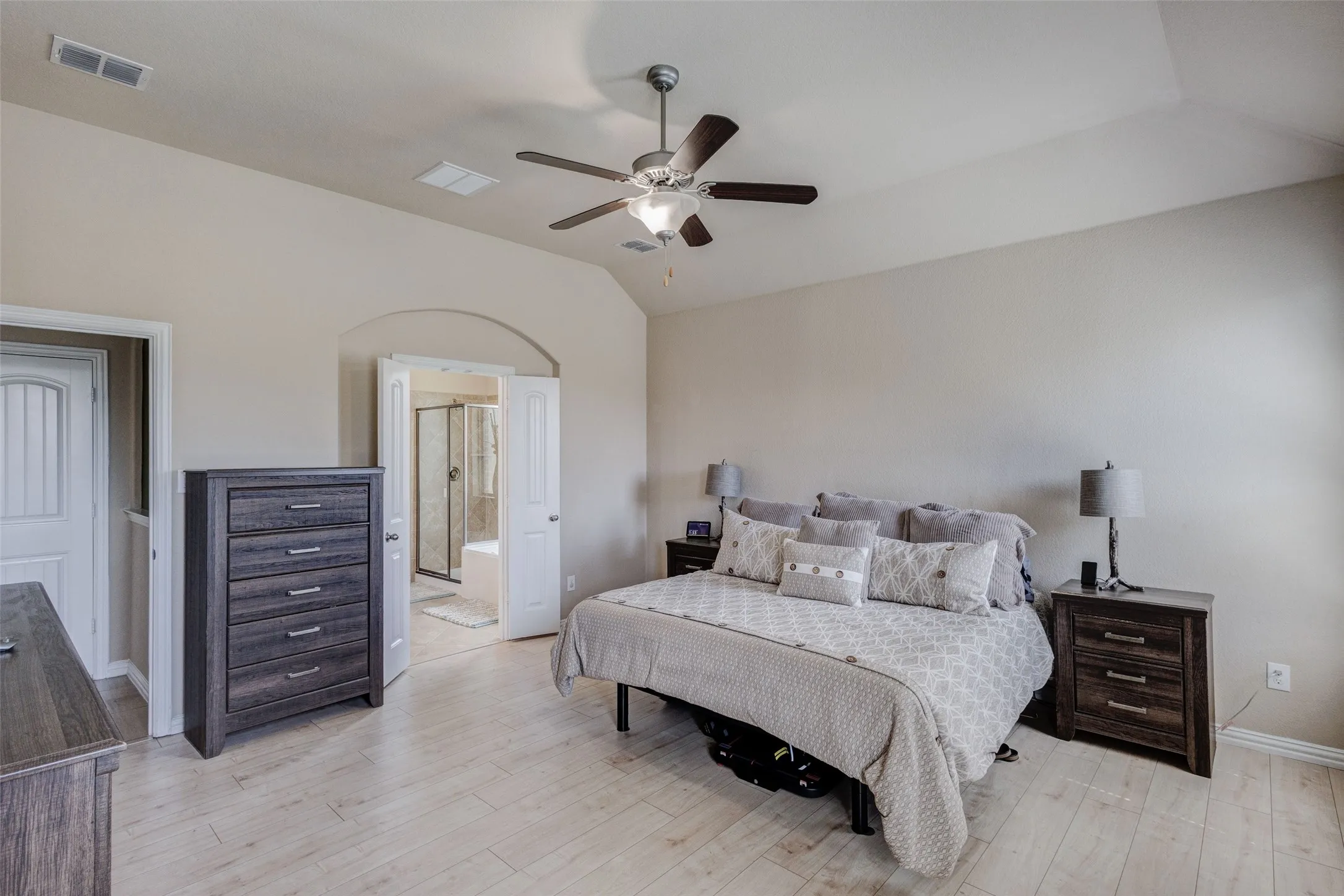 Single Family Residence For Sale in Rockwall County , 442 George Drive, Fate, Texas 75189, 5 Bedroom, 4 Bathroom, 2 Garage spaces, 3,463 Sqft, built in 2018, mls#21397154, Real Estate Agent in Fate, Homes For Sale in Rockwall county, Homes For Sale in Fate, Realtor in Fate Texas, Real Estate Brokerage Independent Realty Texas, Luminita Cordes Realtor