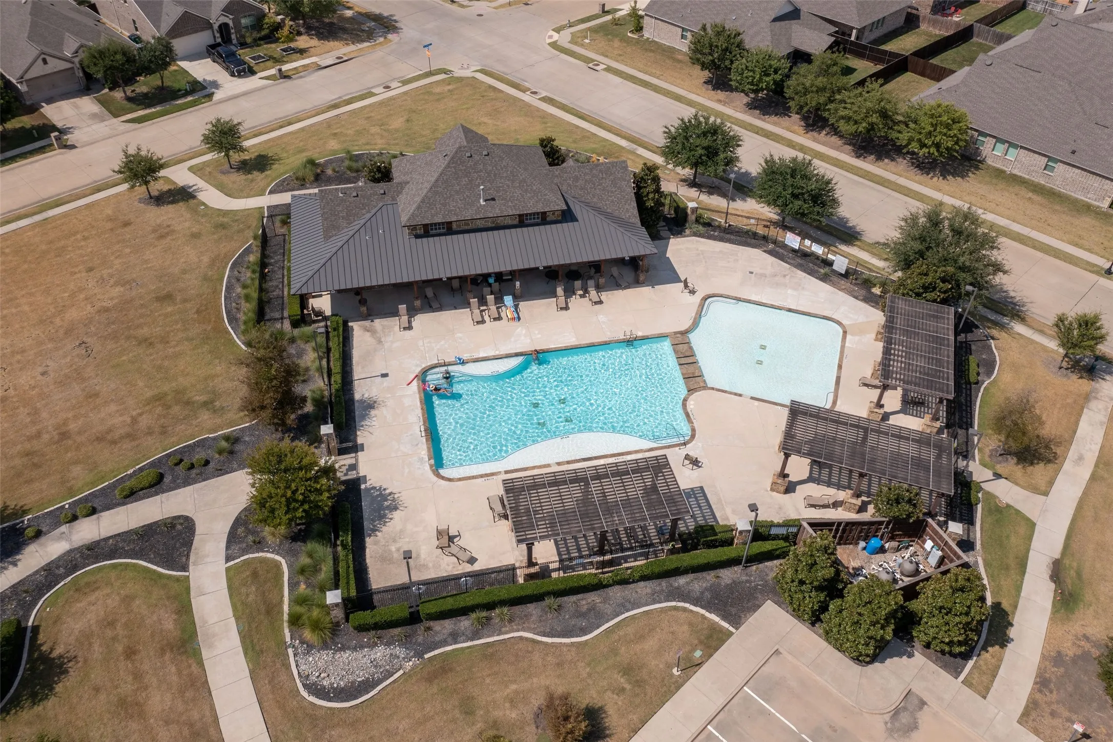 Single Family Residence For Sale in Rockwall County , 442 George Drive, Fate, Texas 75189, 5 Bedroom, 4 Bathroom, 2 Garage spaces, 3,463 Sqft, built in 2018, mls#21397154, Real Estate Agent in Fate, Homes For Sale in Rockwall county, Homes For Sale in Fate, Realtor in Fate Texas, Real Estate Brokerage Independent Realty Texas, Luminita Cordes Realtor