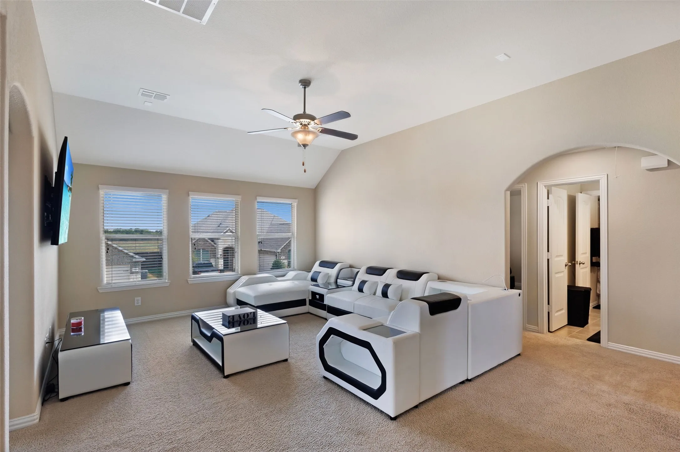 Single Family Residence For Sale in Rockwall County , 442 George Drive, Fate, Texas 75189, 5 Bedroom, 4 Bathroom, 2 Garage spaces, 3,463 Sqft, built in 2018, mls#21397154, Real Estate Agent in Fate, Homes For Sale in Rockwall county, Homes For Sale in Fate, Realtor in Fate Texas, Real Estate Brokerage Independent Realty Texas, Luminita Cordes Realtor