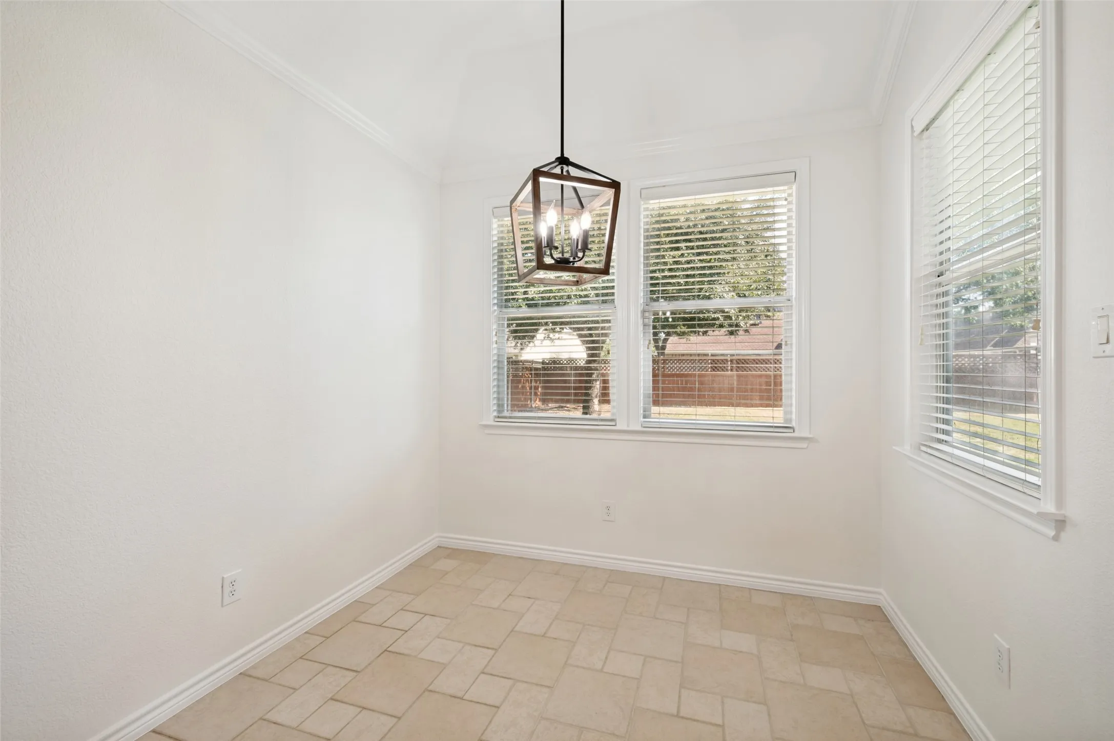 Single Family Residence For Rent in Denton County , 3132 Somerset Lane, Frisco, Texas 75033, 3 Bedroom, 2 Bathroom, 2 Garage spaces, 1,873 Sqft, built in 2004, mls#21397216, Real Estate Agent in Frisco, Homes For Rent in Denton county, Homes For Rent in Frisco, Realtor in Frisco Texas, Real Estate Brokerage Independent Realty Texas, Luminita Cordes Realtor