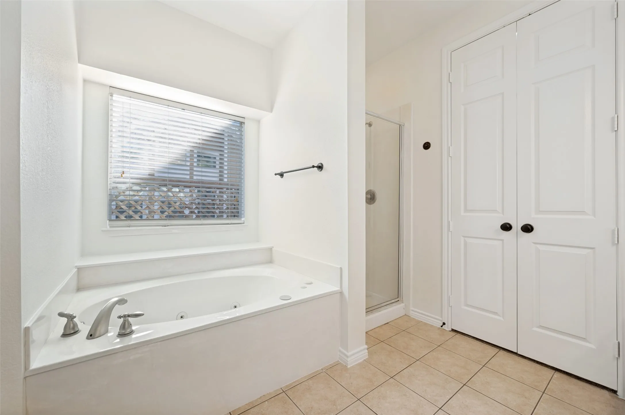 Single Family Residence For Rent in Denton County , 3132 Somerset Lane, Frisco, Texas 75033, 3 Bedroom, 2 Bathroom, 2 Garage spaces, 1,873 Sqft, built in 2004, mls#21397216, Real Estate Agent in Frisco, Homes For Rent in Denton county, Homes For Rent in Frisco, Realtor in Frisco Texas, Real Estate Brokerage Independent Realty Texas, Luminita Cordes Realtor