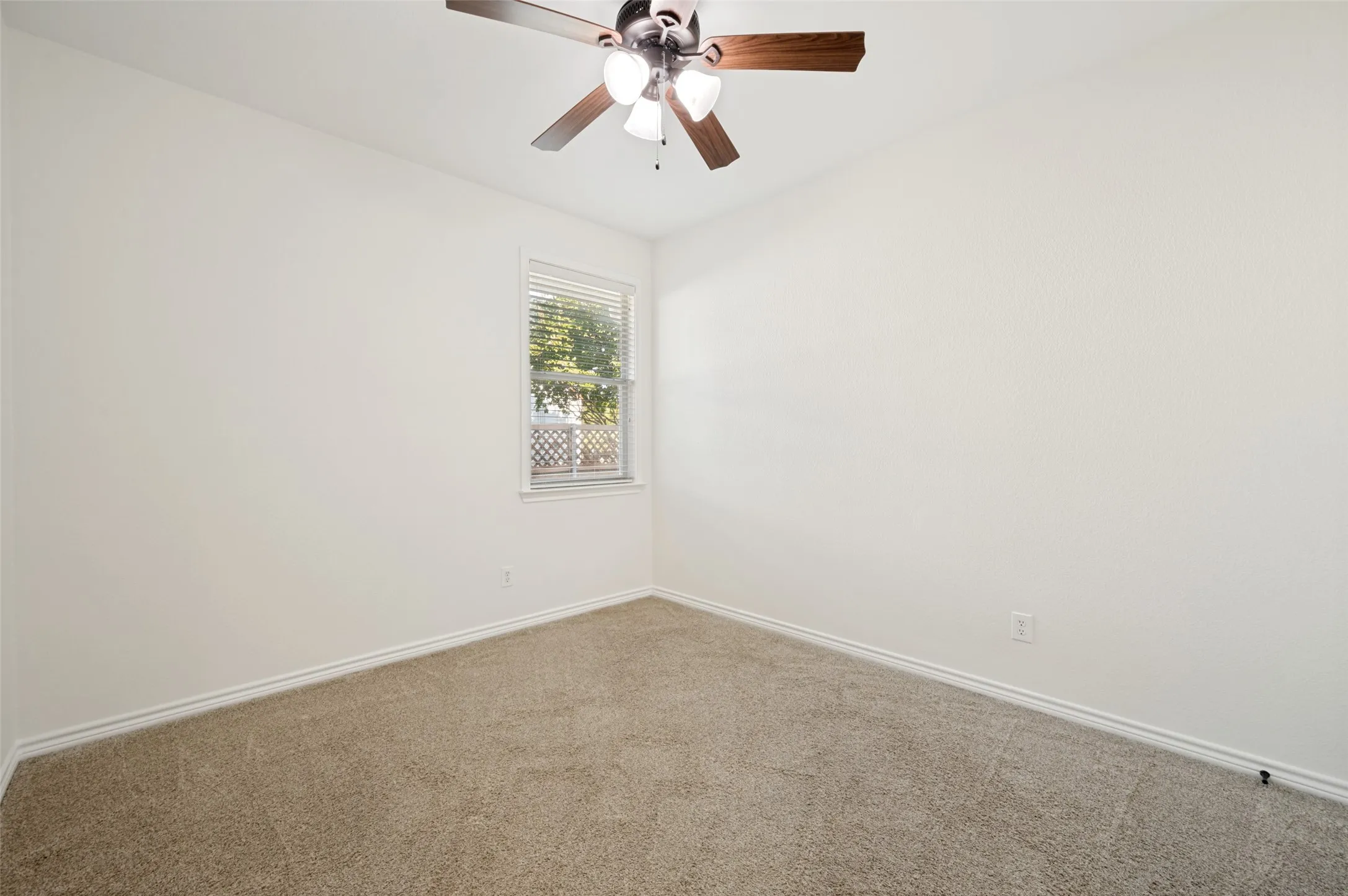 Single Family Residence For Rent in Denton County , 3132 Somerset Lane, Frisco, Texas 75033, 3 Bedroom, 2 Bathroom, 2 Garage spaces, 1,873 Sqft, built in 2004, mls#21397216, Real Estate Agent in Frisco, Homes For Rent in Denton county, Homes For Rent in Frisco, Realtor in Frisco Texas, Real Estate Brokerage Independent Realty Texas, Luminita Cordes Realtor