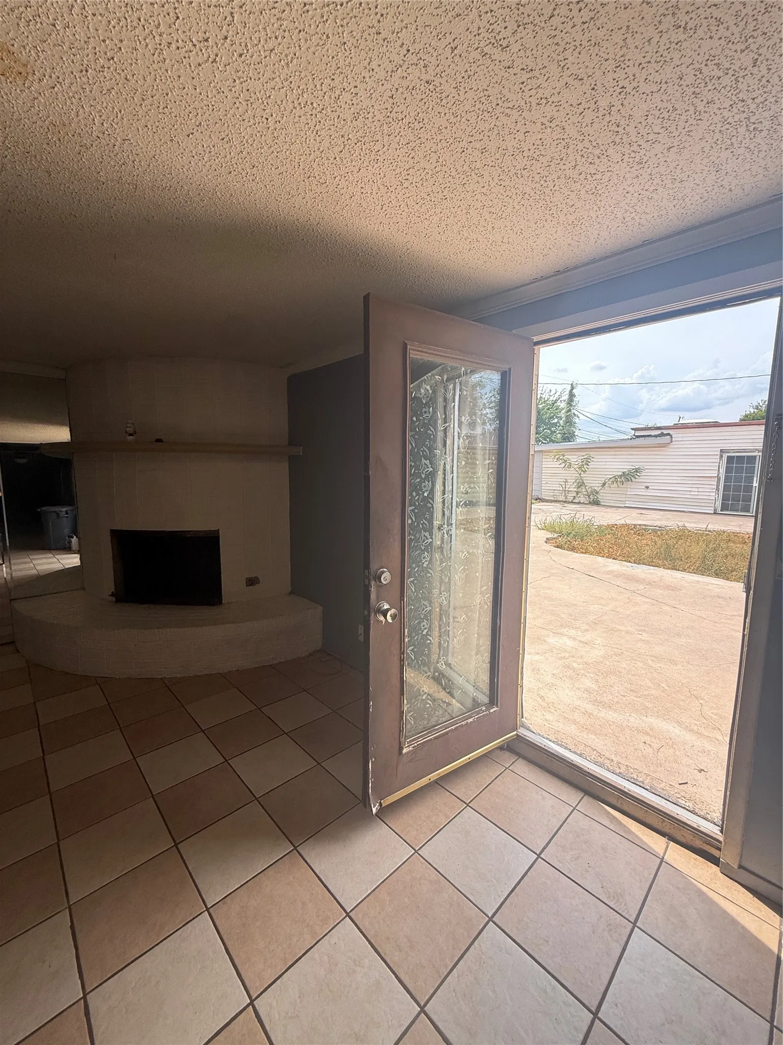 Condominium For Sale in Taylor County , 4511 N 2nd Street, Abilene, Texas 79603, 2 Bedroom, 2 Bathroom, 1 Garage spaces, 1,760 Sqft, built in 1964, mls#21396991, Real Estate Agent in Abilene, Homes For Sale in Taylor county, Homes For Sale in Abilene, Realtor in Abilene Texas, Real Estate Brokerage Independent Realty Texas, Luminita Cordes Realtor