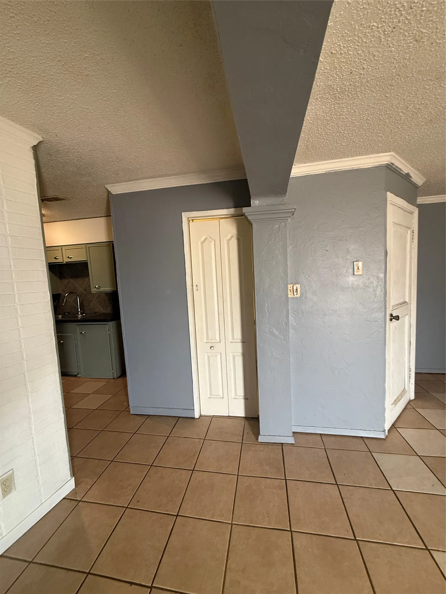 Half Bathroom downstairs
