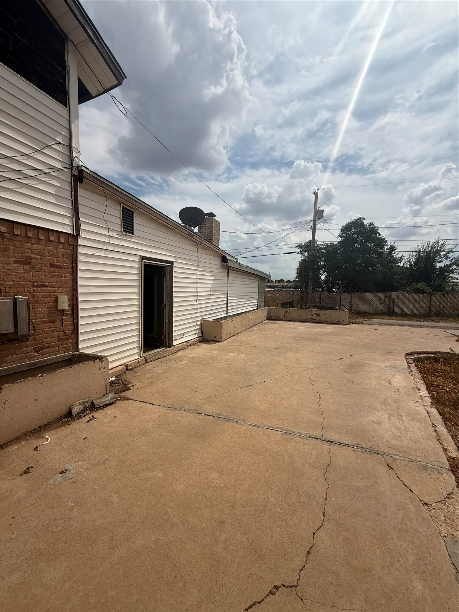 Condominium For Sale in Taylor County , 4511 N 2nd Street, Abilene, Texas 79603, 2 Bedroom, 2 Bathroom, 1 Garage spaces, 1,760 Sqft, built in 1964, mls#21396991, Real Estate Agent in Abilene, Homes For Sale in Taylor county, Homes For Sale in Abilene, Realtor in Abilene Texas, Real Estate Brokerage Independent Realty Texas, Luminita Cordes Realtor