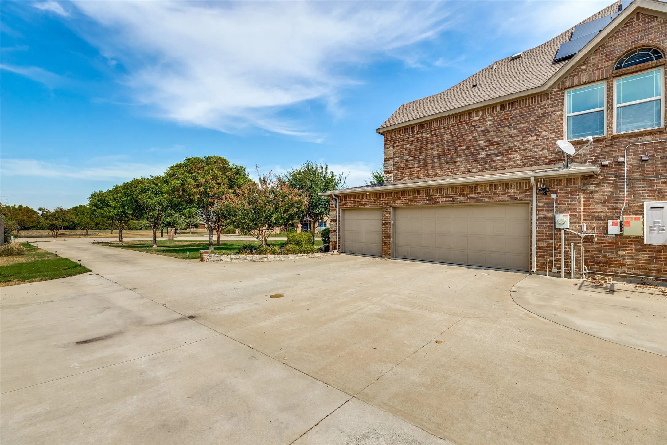 Single Family Residence For Sale in Denton County , 195 Las Colinas Trail, Cross Roads, Texas 76227, 5 Bedroom, 4 Bathroom, 3 Garage spaces, 4,237 Sqft, built in 2014, mls#21397157, Real Estate Agent in Cross Roads, Homes For Sale in Denton county, Homes For Sale in Cross Roads, Realtor in Cross Roads Texas, Real Estate Brokerage Independent Realty Texas, Luminita Cordes Realtor
