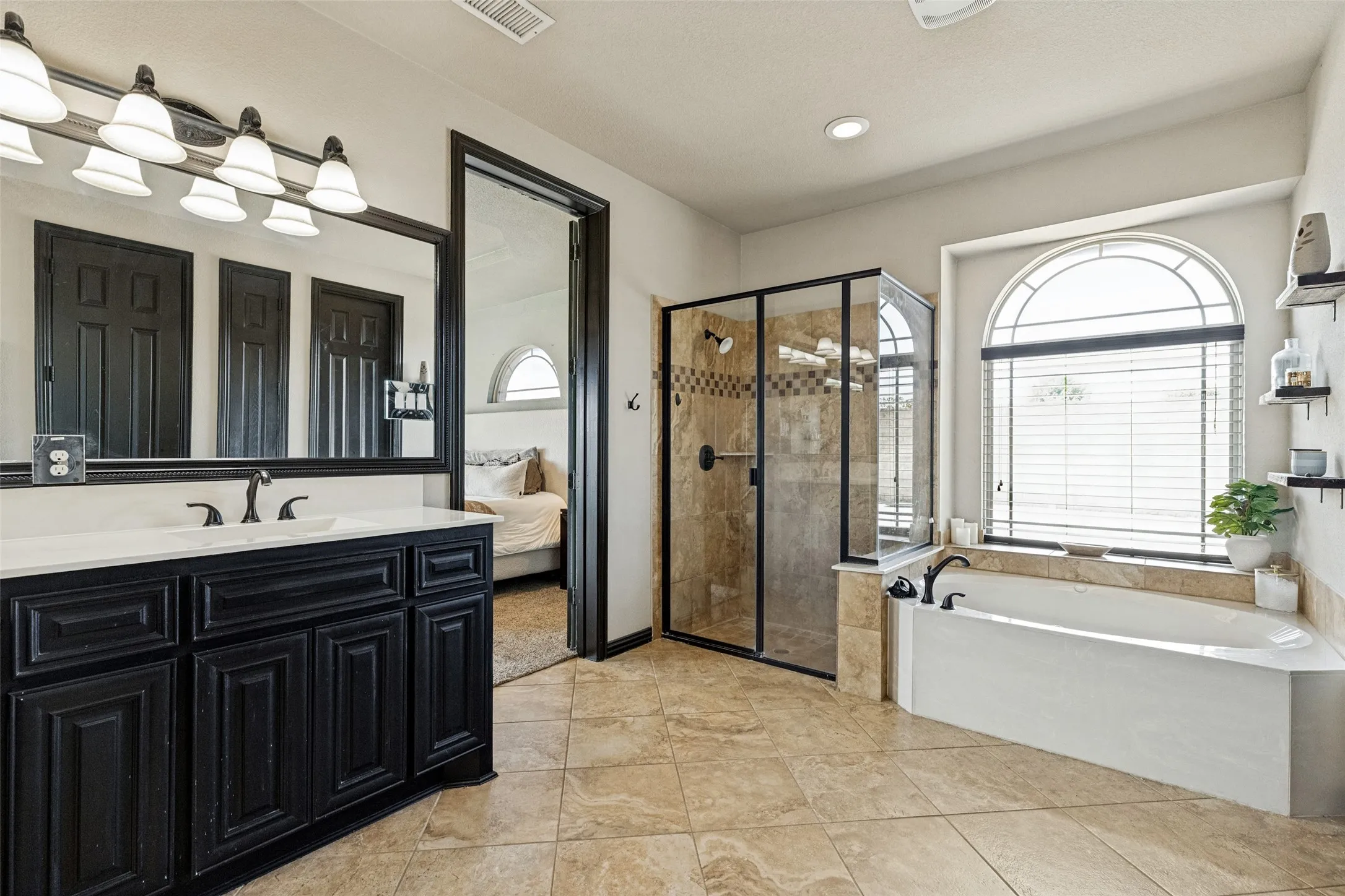 Single Family Residence For Sale in Denton County , 195 Las Colinas Trail, Cross Roads, Texas 76227, 5 Bedroom, 4 Bathroom, 3 Garage spaces, 4,237 Sqft, built in 2014, mls#21397157, Real Estate Agent in Cross Roads, Homes For Sale in Denton county, Homes For Sale in Cross Roads, Realtor in Cross Roads Texas, Real Estate Brokerage Independent Realty Texas, Luminita Cordes Realtor